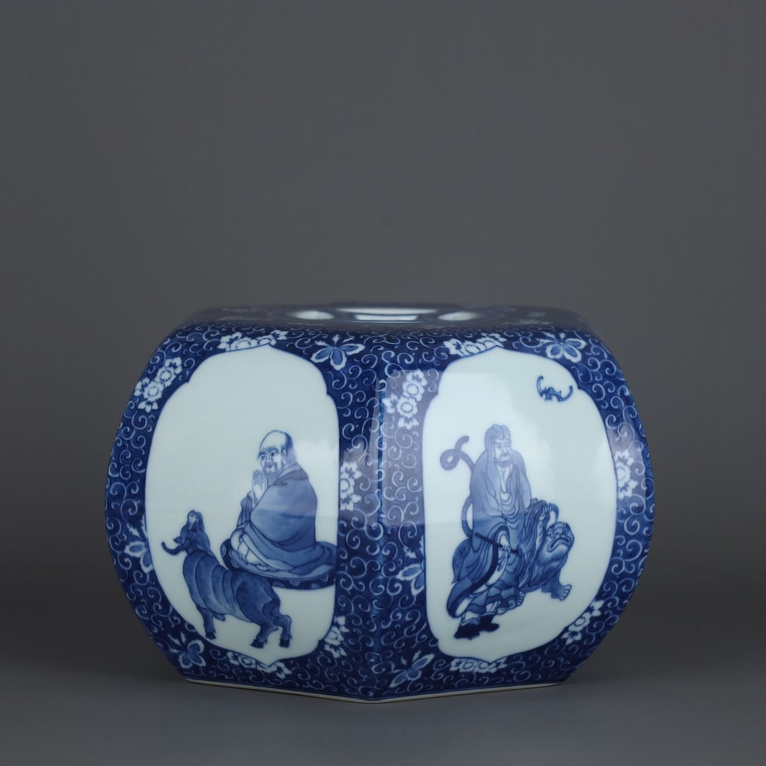 An Exquisite Blue and White Arhat Pattern Stool - 2