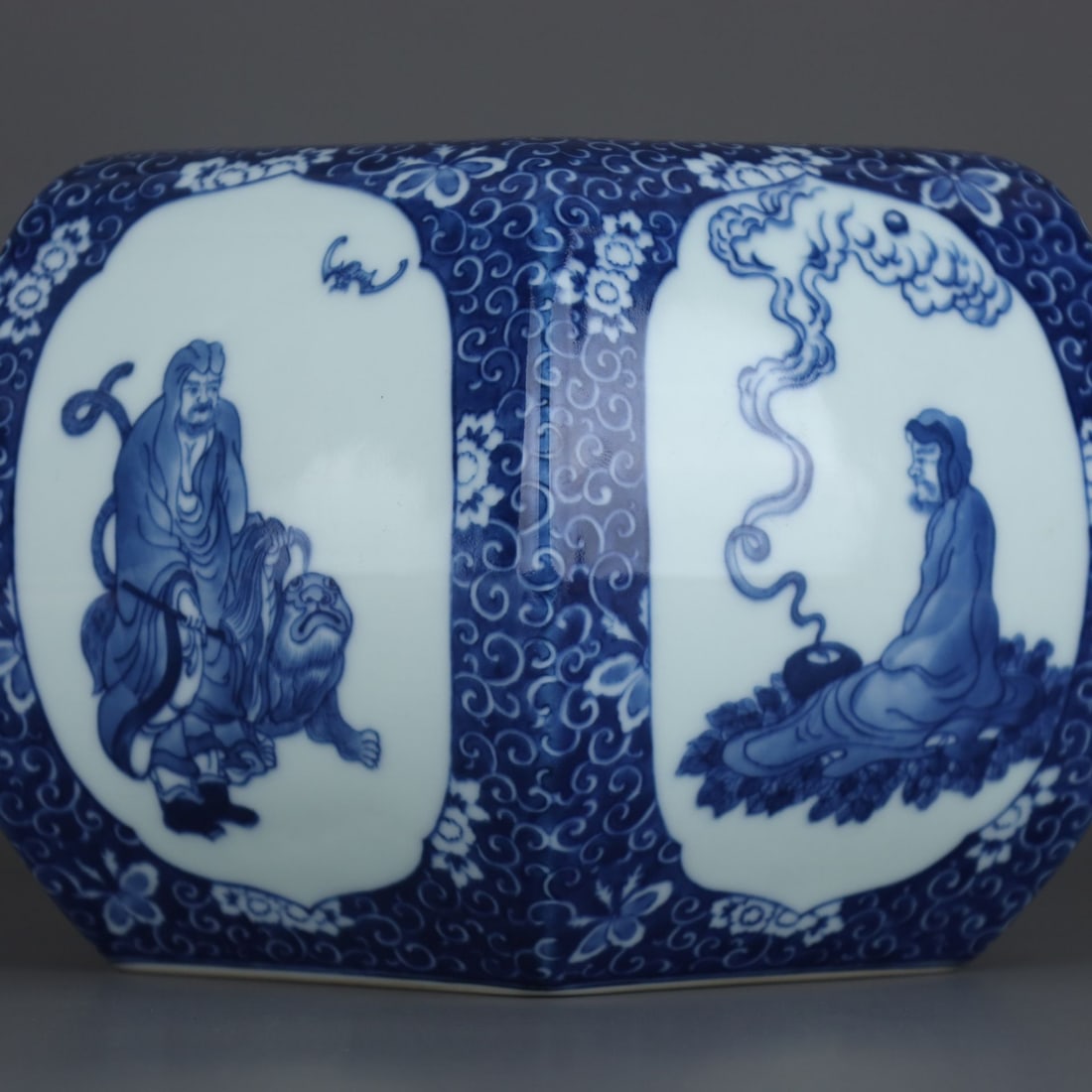 An Exquisite Blue and White Arhat Pattern Stool - 8