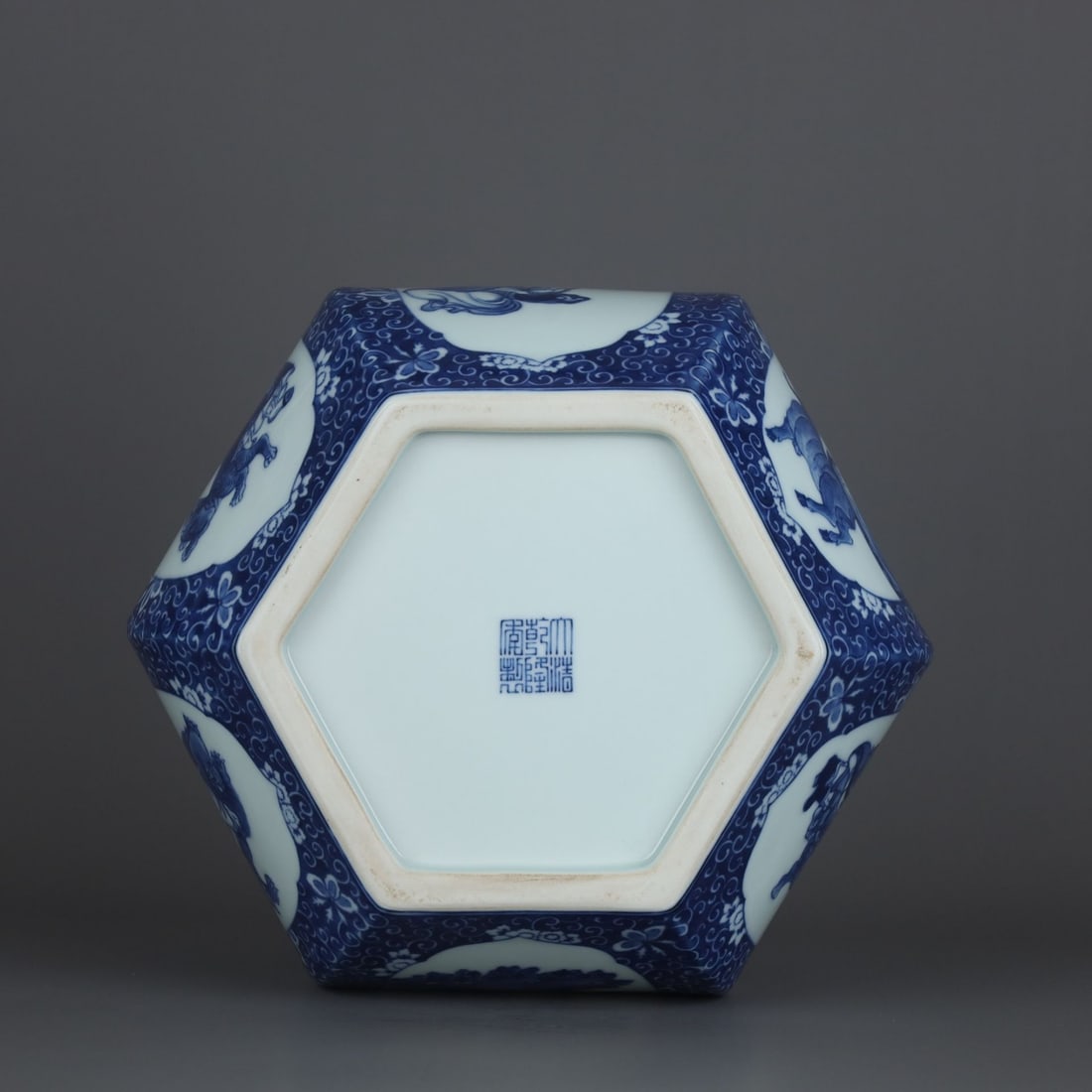 An Exquisite Blue and White Arhat Pattern Stool - 9