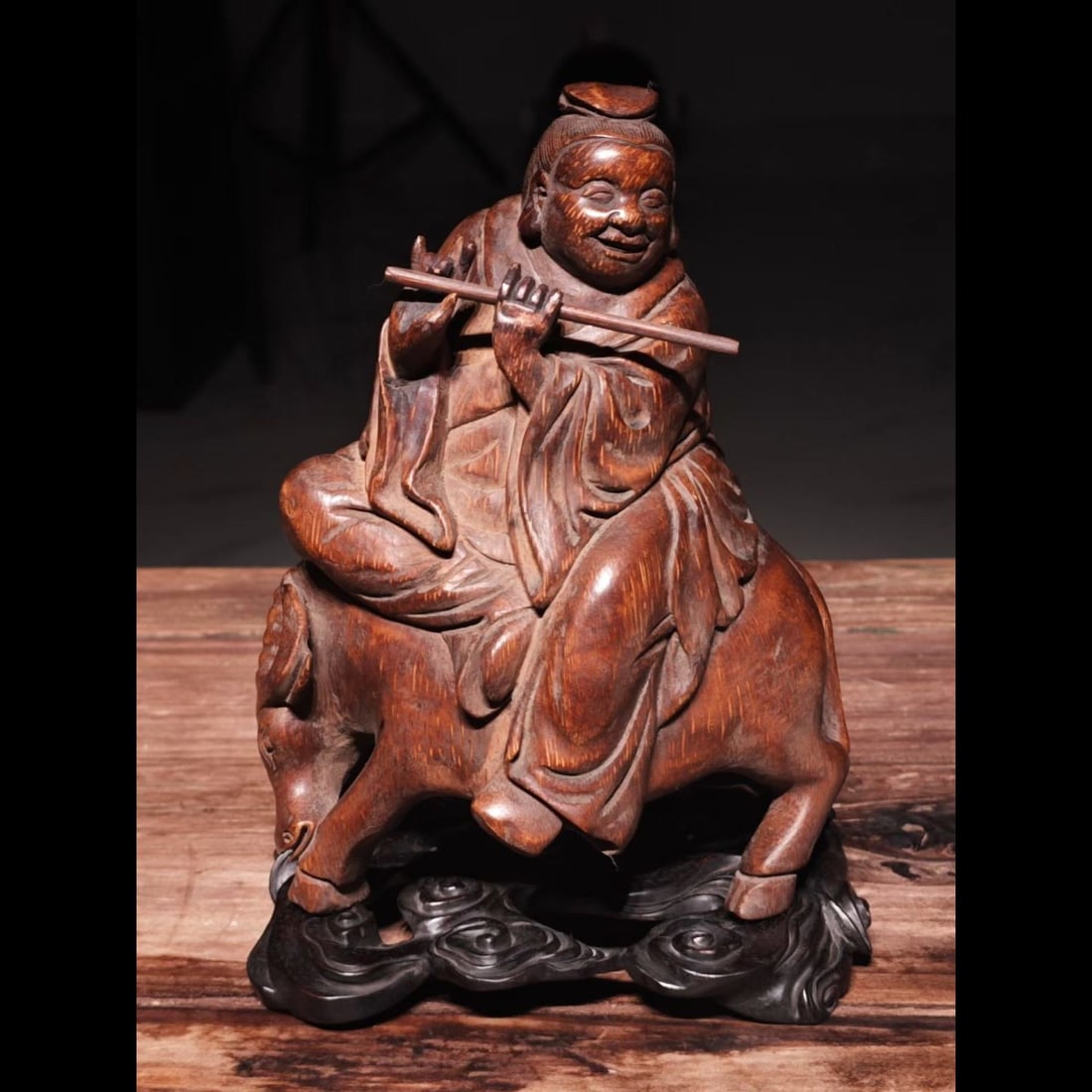 An Exquisite Bamboo Carved Figure Ornament: An Exquisite Bamboo Carved Figure Ornament,Qing Dynasty, China,Size:8.7in 竹雕人物摆件,中国清代