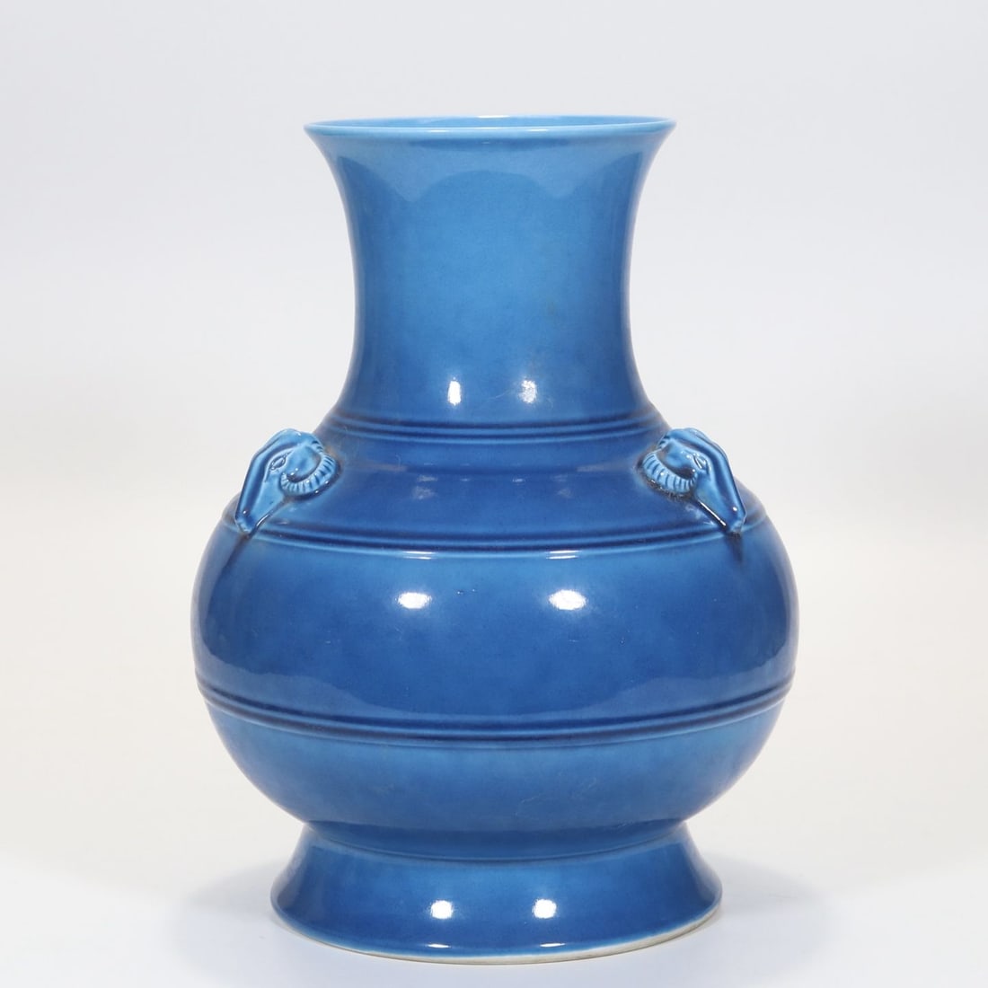 An Exquisite Peacock-Blue Glazed Sheep-Head String Pattern Vase - 3