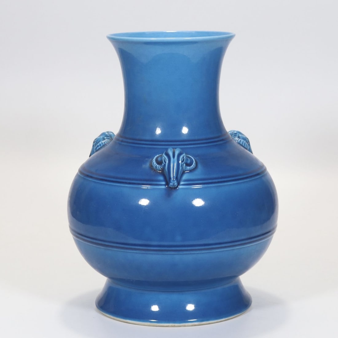 An Exquisite Peacock-Blue Glazed Sheep-Head String Pattern Vase - 4