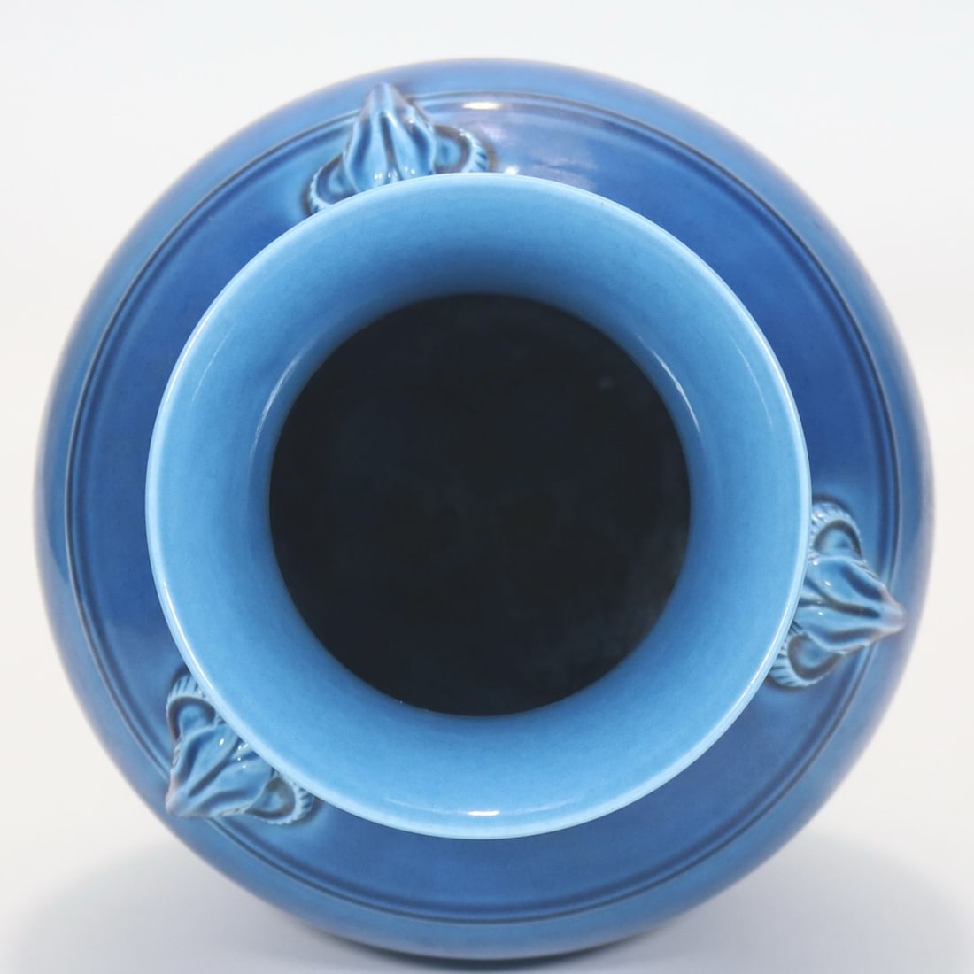 An Exquisite Peacock-Blue Glazed Sheep-Head String Pattern Vase - 5
