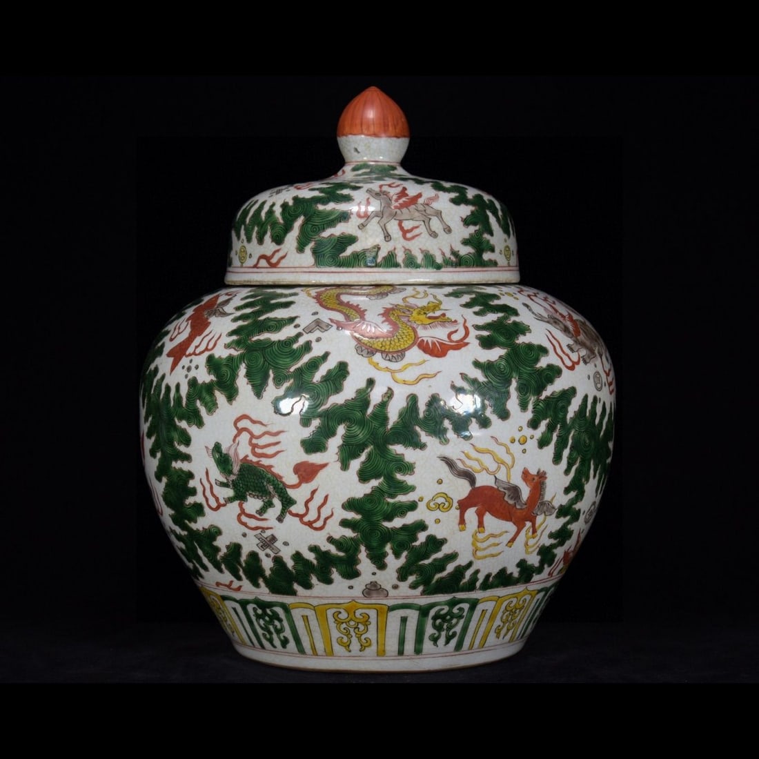 An Exquisite Wucai Auspicious Beast Pattern Jar - 4