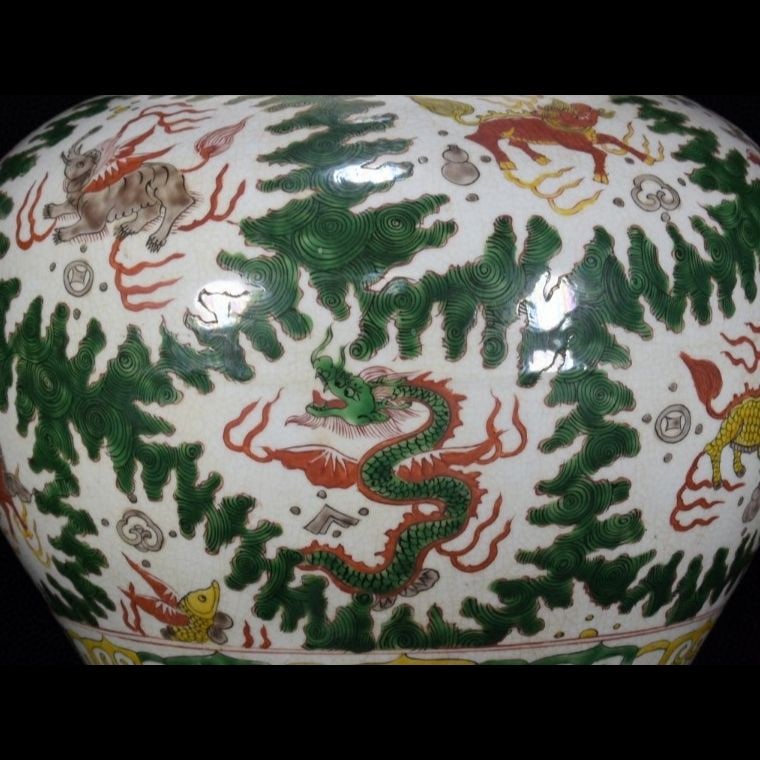 An Exquisite Wucai Auspicious Beast Pattern Jar - 5