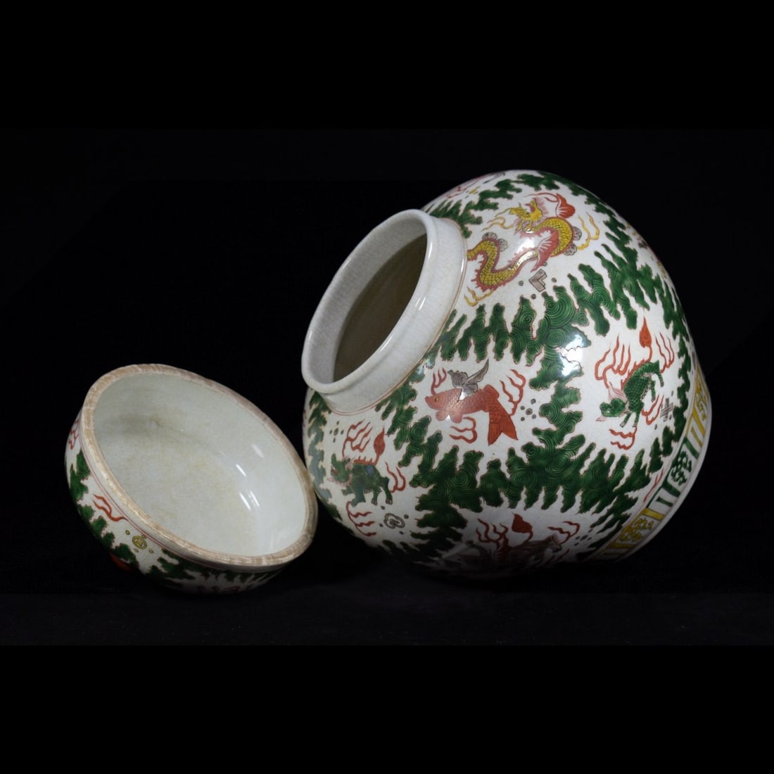 An Exquisite Wucai Auspicious Beast Pattern Jar - 7