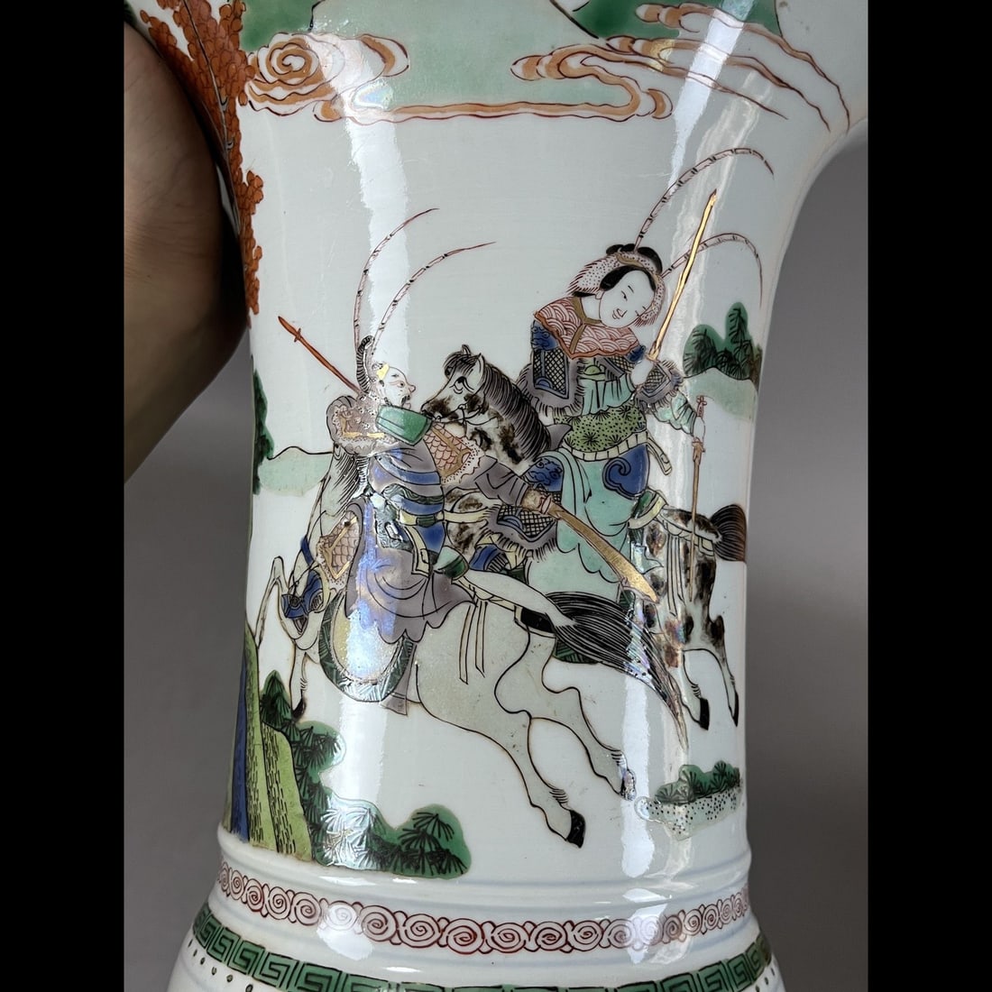 An Exquisite Wucai Figures Pattern Vase - 5
