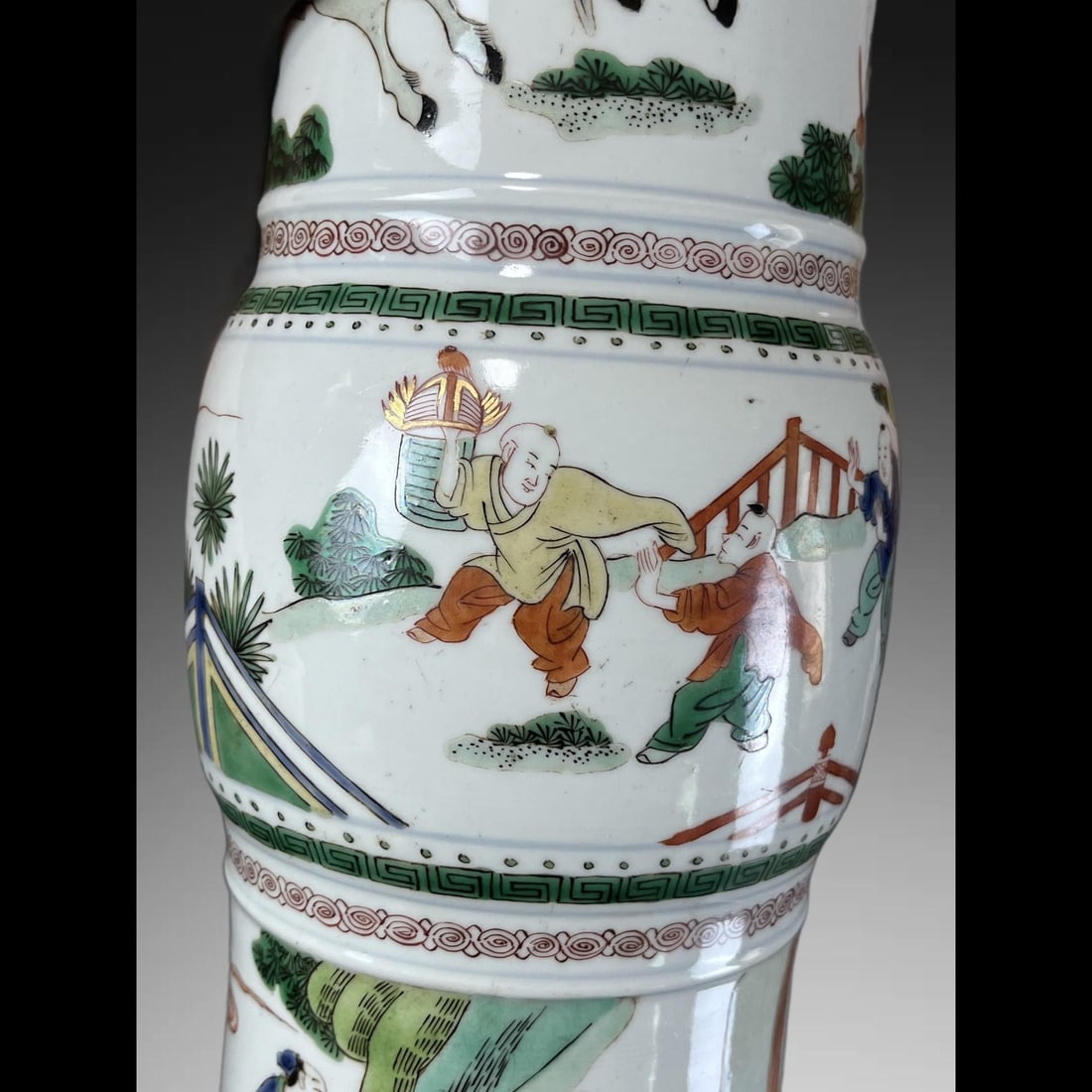 An Exquisite Wucai Figures Pattern Vase - 6