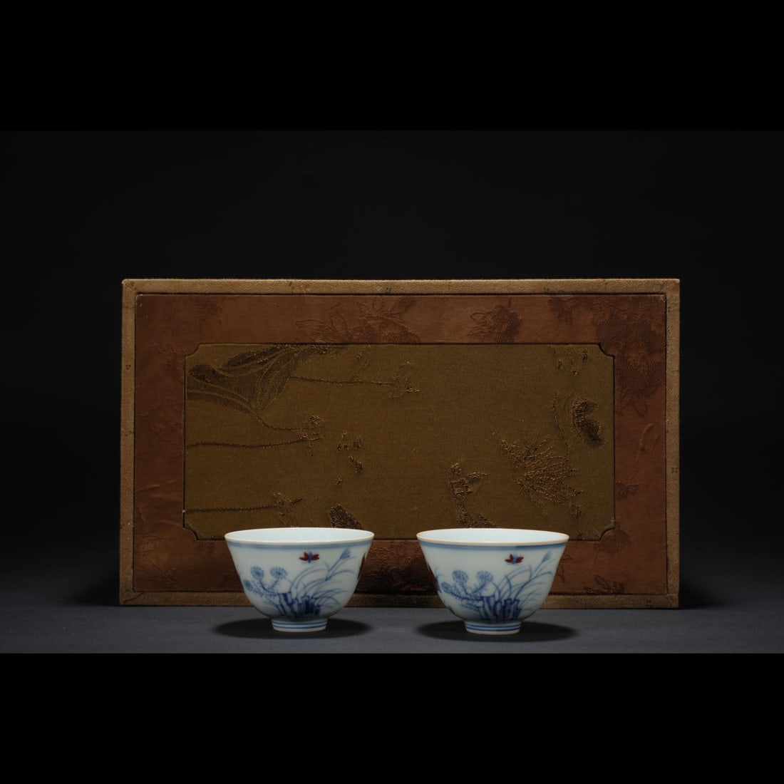 A pair of Exquisite Doucai Flower Pattern Cup: A pair of Exquisite Doucai Flower Pattern Cup,Ming Dynasty, China,Chenghua Six‑character Mark,Size:1.7inx2.8in 一对斗彩花卉纹杯,中国&#