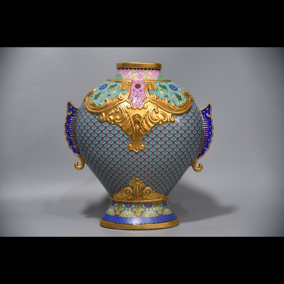 An Exquisite Enamel Fish-Shaped Vase: An Exquisite Enamel Fish-Shaped Vase,Qing Dynasty, China,Qianlong Six-character Mark,Size:10.6inx9.4in