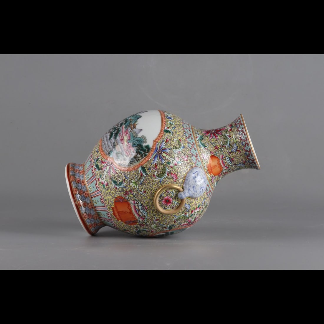 An Exquisite Enamel Landscape Pattern Vase - 7