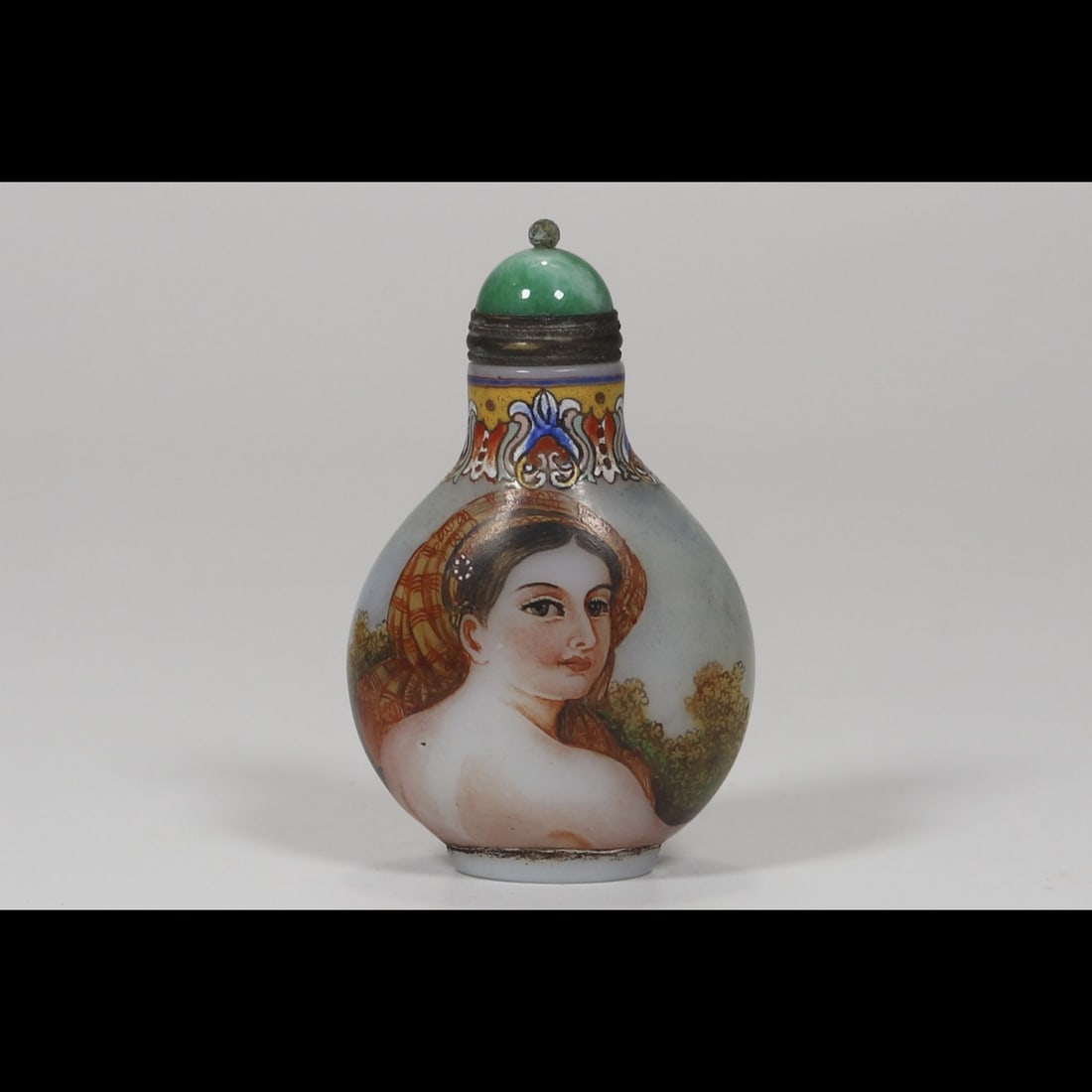 An Exquisite Enamel Figures Pattern Snuff Bottle - 3