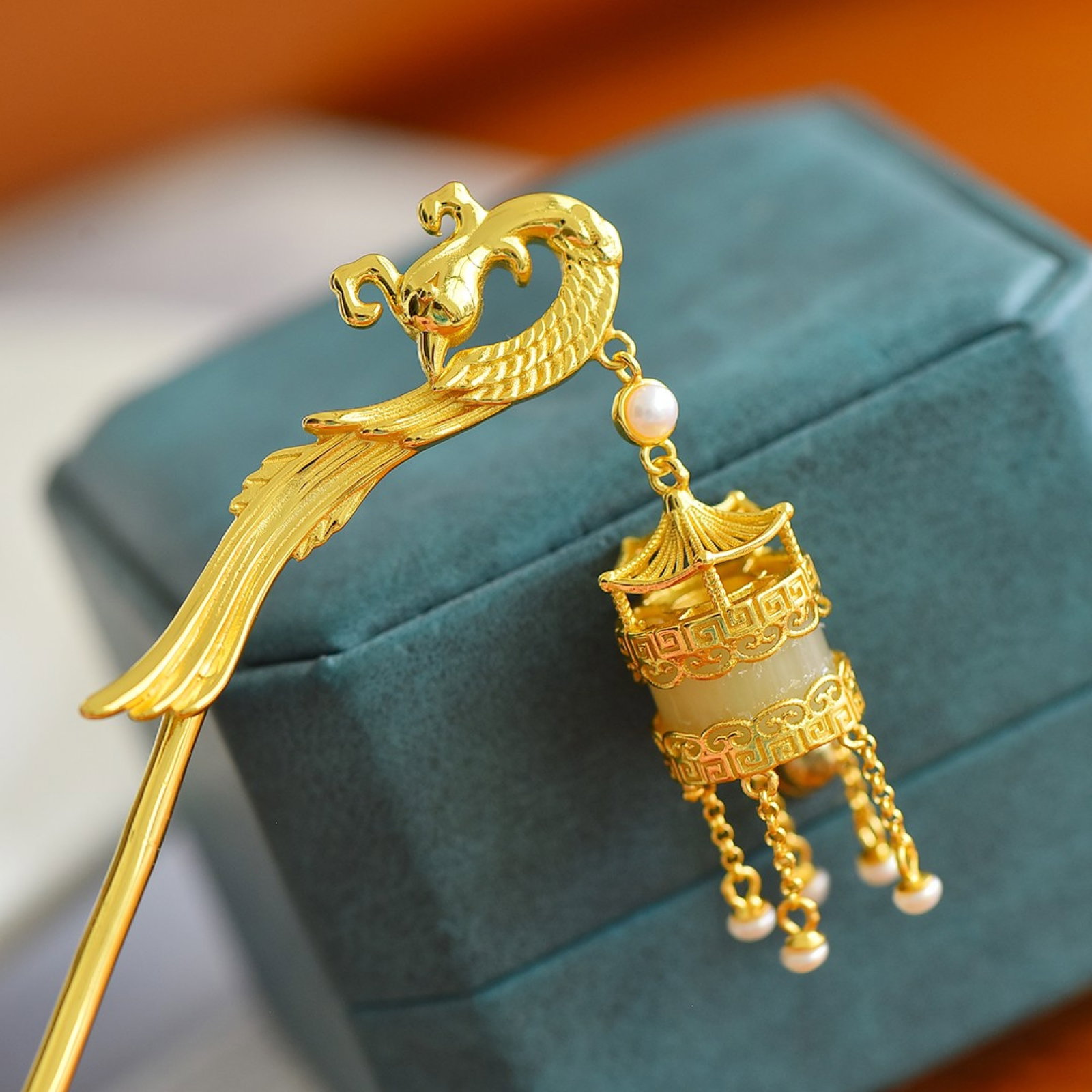 An Exquisite Sterling Silver-Gold Plated Inlaid White Jade Hairpin , Inlaid Pearls: An Exquisite Sterling Silver-Gold Plated Inlaid White Jade Hairpin , Inlaid Pearls , Size :0.7inx0.9in 纯银镀金镶白玉发簪,嵌珍珠