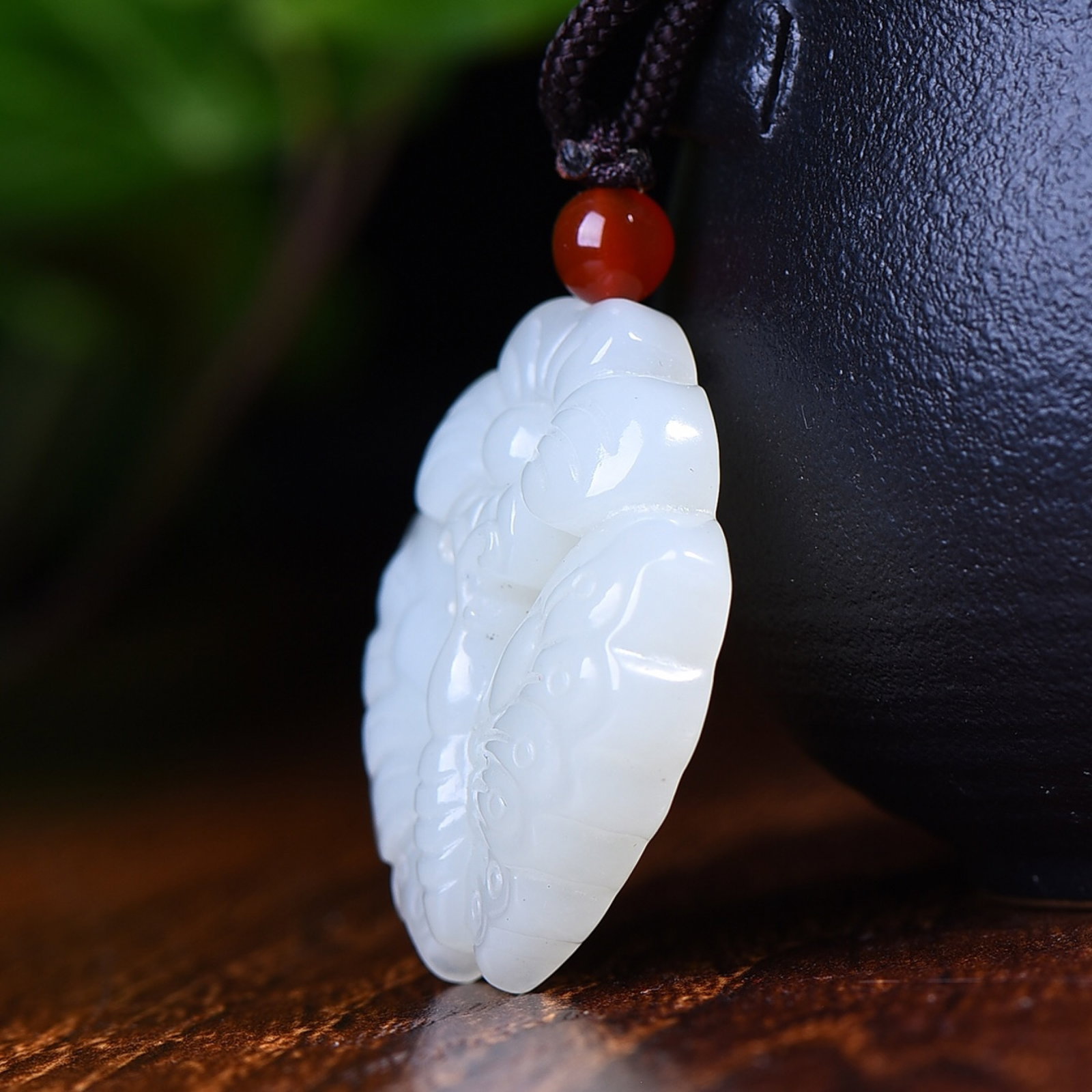 An Exquisite White Jade Butterfly Pendant - 3