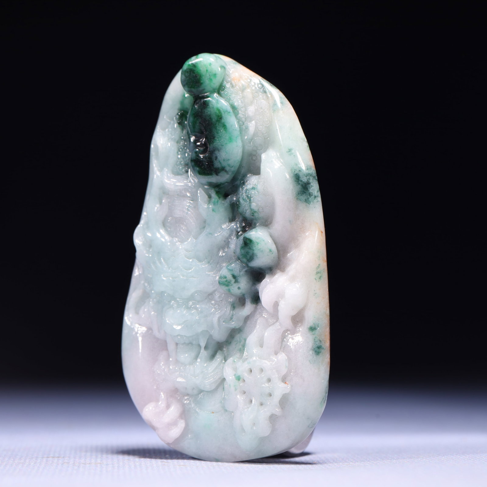 An Exquisite Jadeite Dragon Pattern Pendant - 2