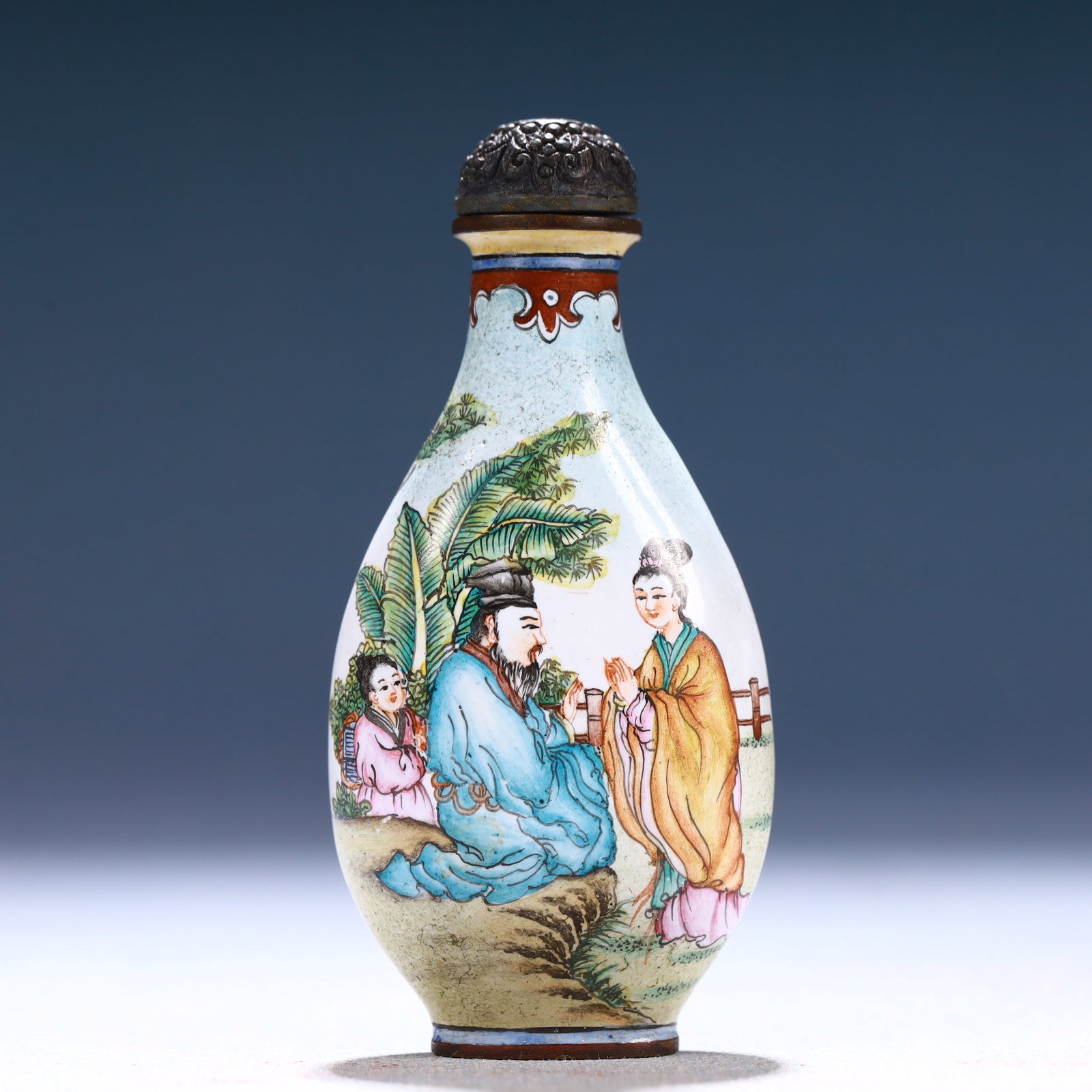 An Exquisite Painted Enamel Figure Pattern Snuff Bottle: An Exquisite Painted Enamel Figure Pattern Snuff Bottle,Qing Dynasty, China,Qianlong Four-character Mark,Size:1.4inx0.6inx2in,Weight:43g