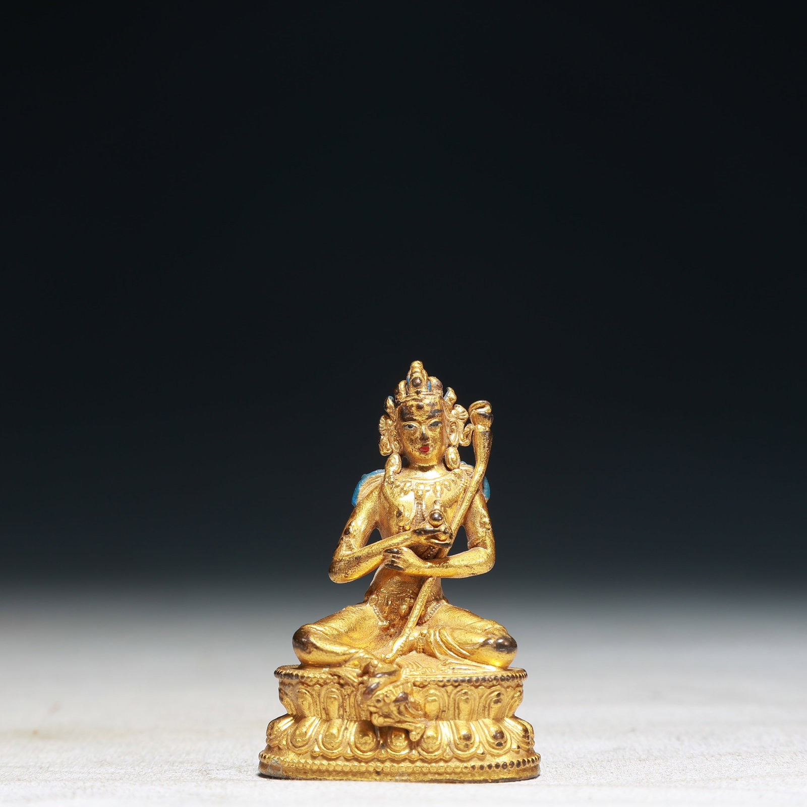 A Solemn Gilt Bronze Statue of Tara: A Solemn Gilt Bronze Statue of Tara,Qing Dynasty,China,Size:1.4inx1inx2.2in,Weight:100g 铜鎏金度母像,中国清代