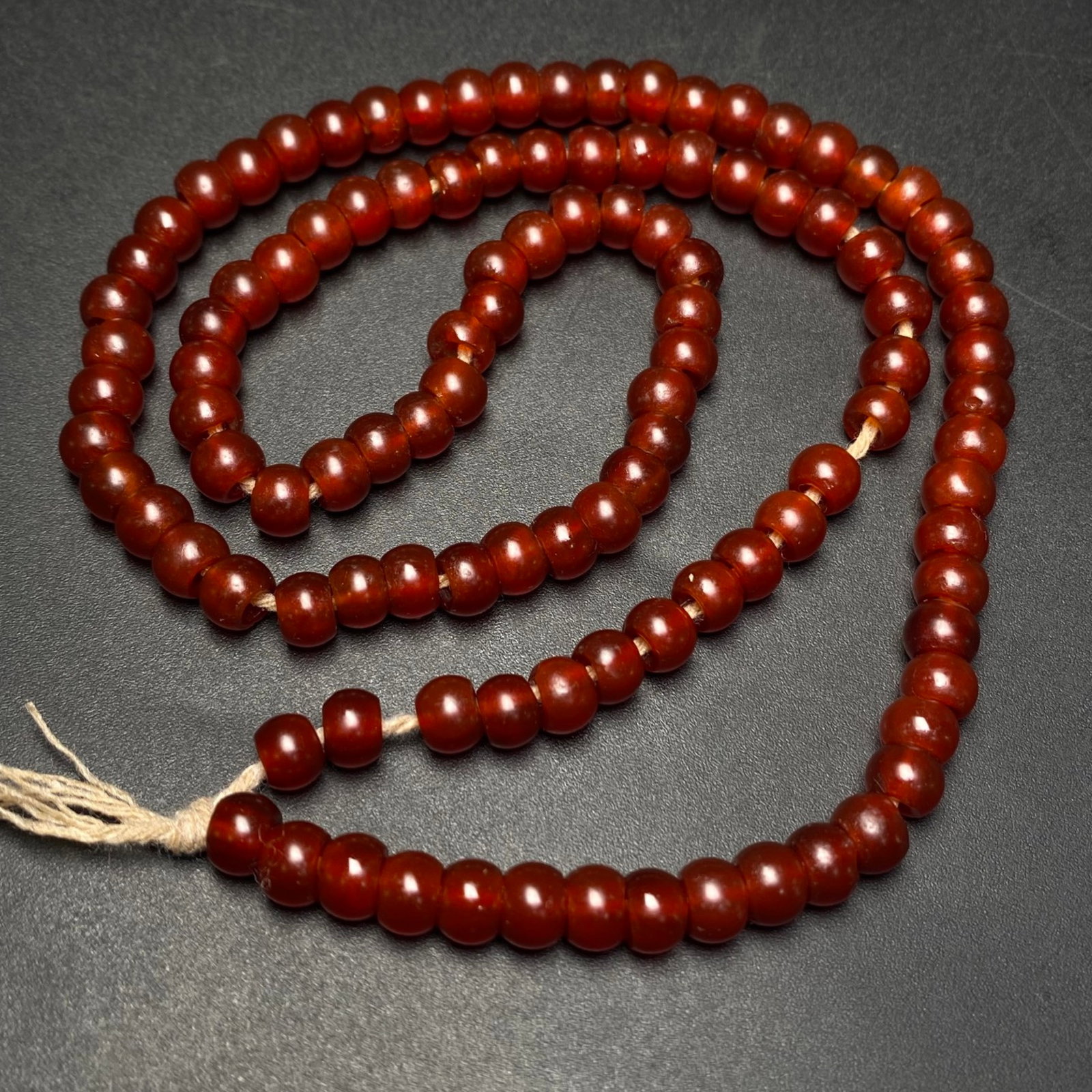 A Precious Agate Necklace: A Precious Agate Necklace,Size:0.2in*108 玛瑙项链