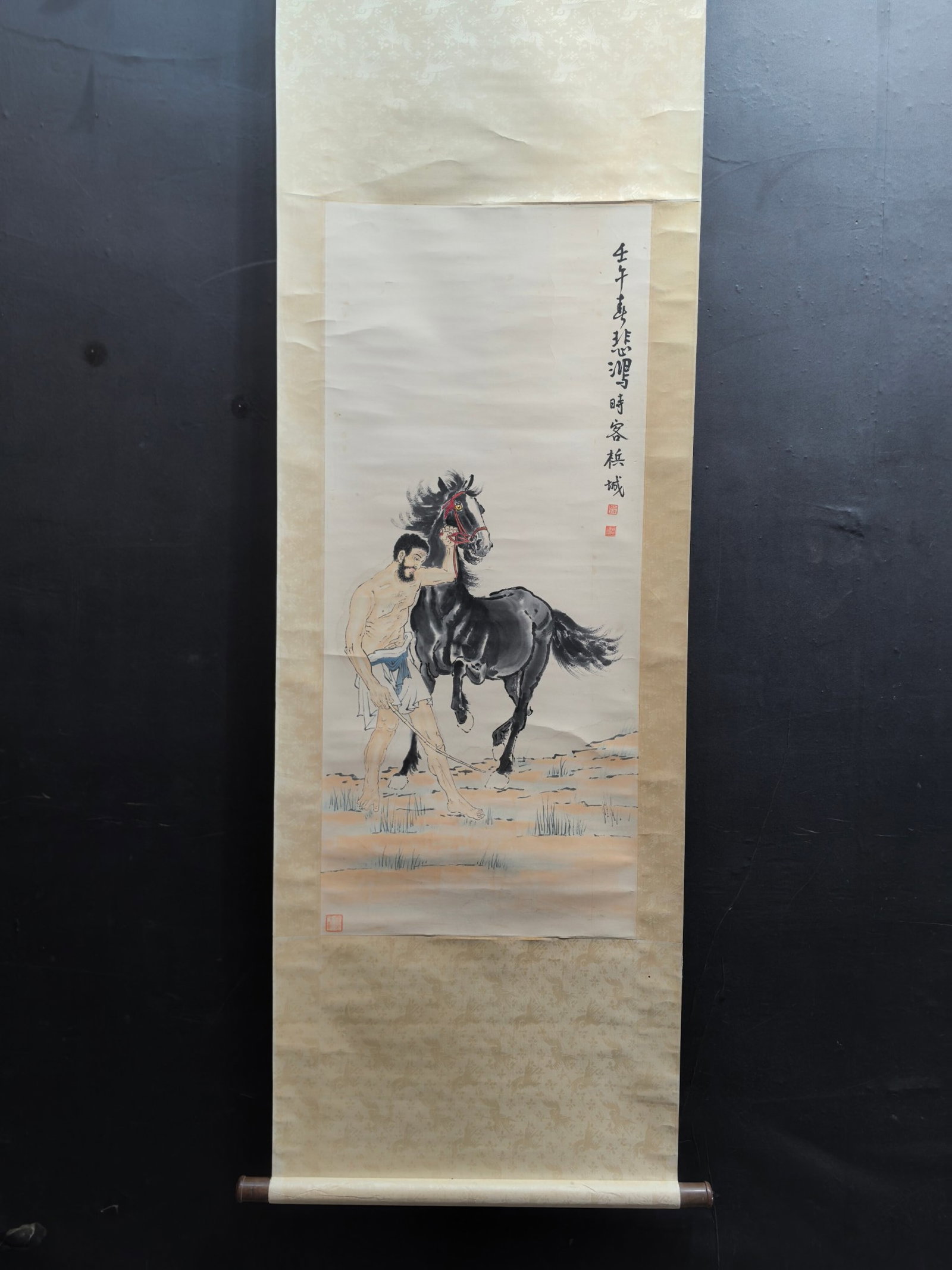 A Chinese Vertical Scroll Ink Painting of Figure on Paper: A Chinese Vertical Scroll Ink Painting of Figure on Paper,Xu Beihong,Size:17.8inx40.6in 一幅中国水墨人物画立轴,徐悲鸿
