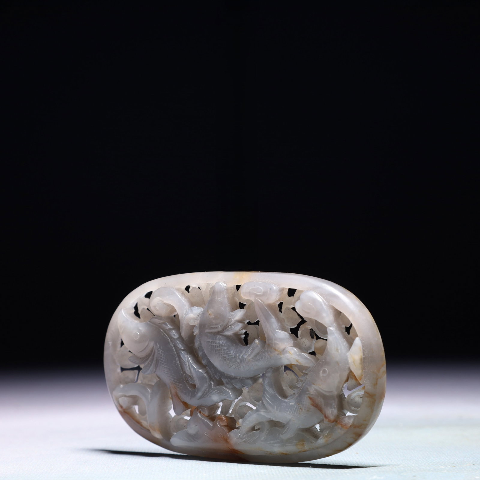 An Exquisite White Jade Fish Pattern Pendant - 2