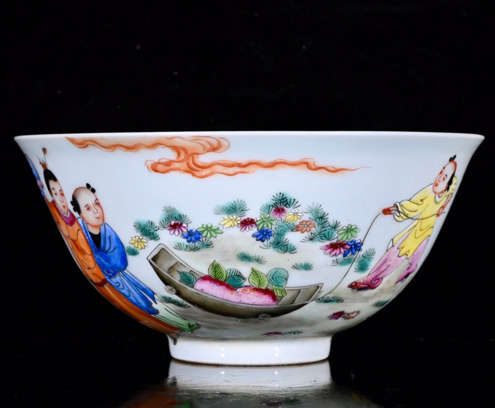 An Exquisite Famille-Rose Character and Story Pattern Bowl: An Exquisite Famille-Rose Character and Story Pattern Bowl,Qing Dynasty,China,Daoguang Six-character Mark,Size:2.7inx5.7in