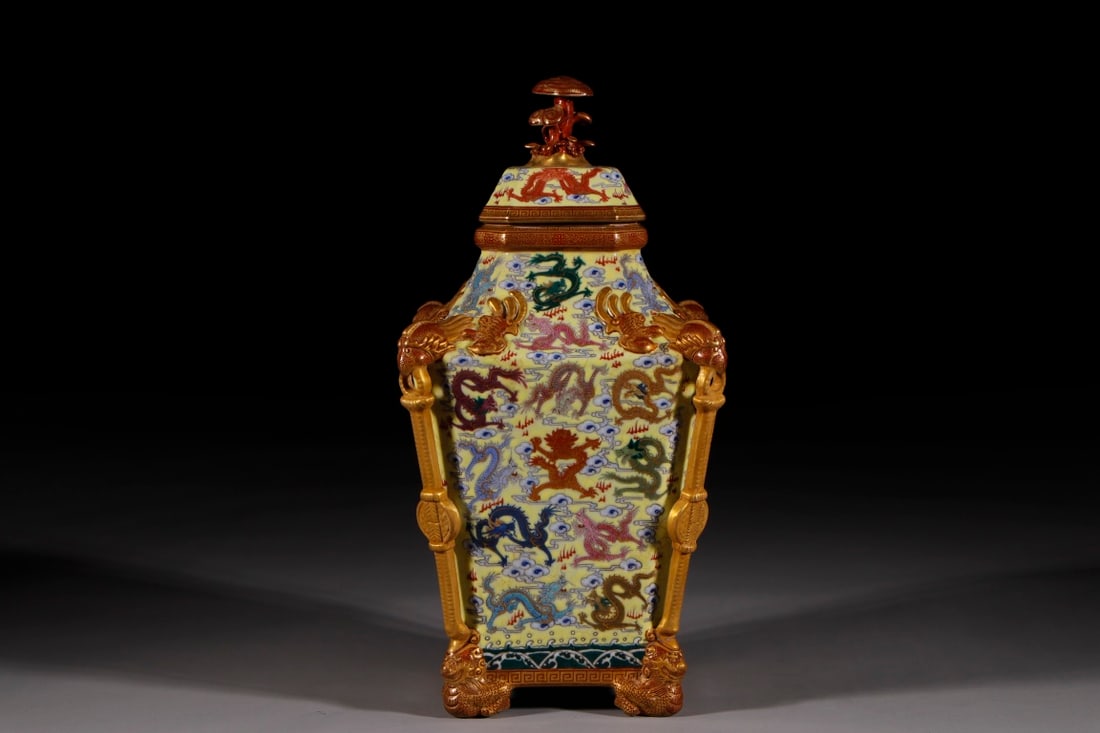 An Exquisite Enamel Painted Gold Auspicious Cloud and Dragon Pattern Beast Legs Jar with Cover: An Exquisite Enamel Painted Gold Auspicious Cloud and Dragon Pattern Beast Legs Jar with Cover,Qing Dynasty,China,Qianlong Four-character Mark,Size:11.4in
