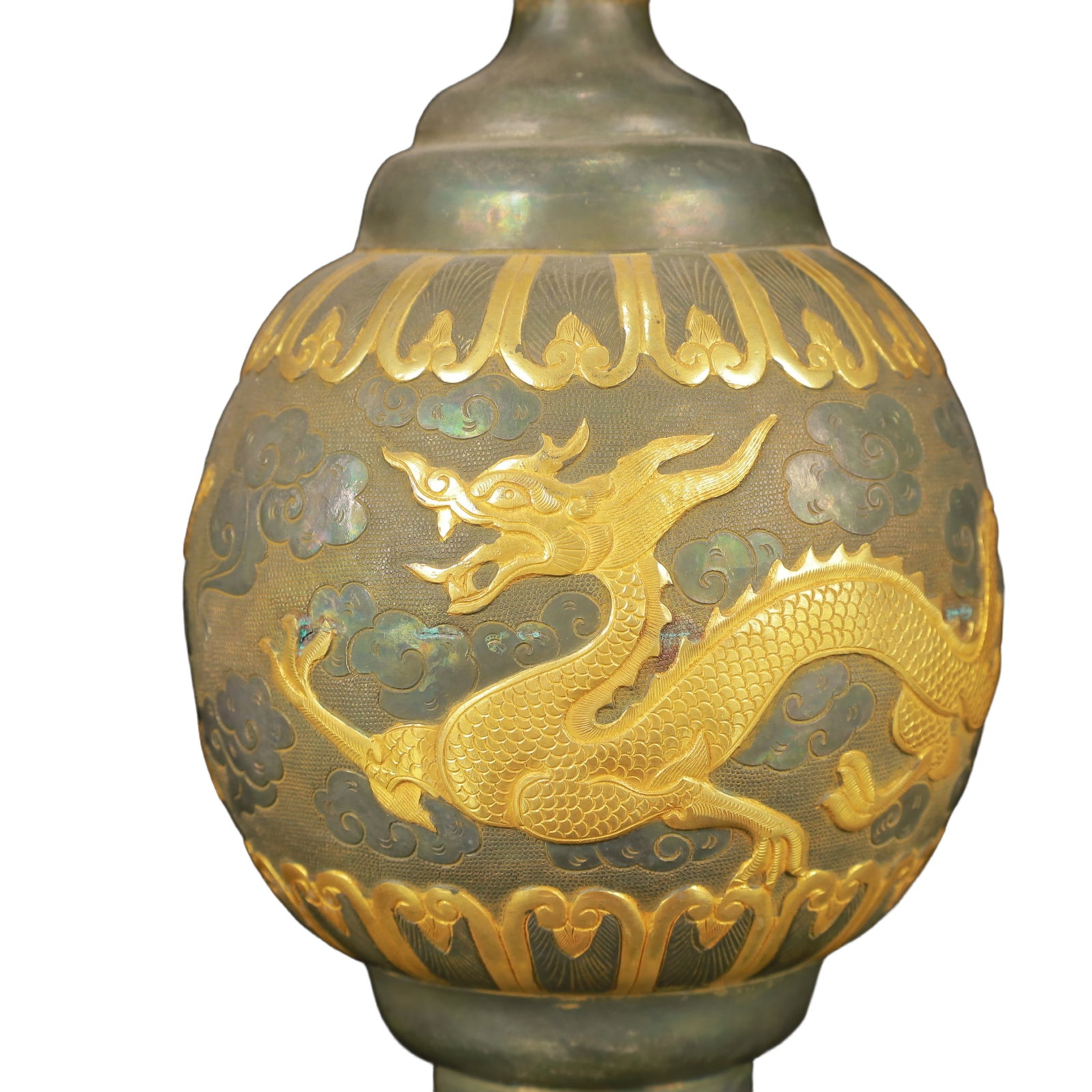 An Exquisite Gilt Silver Dragon Pattern Vase - 3