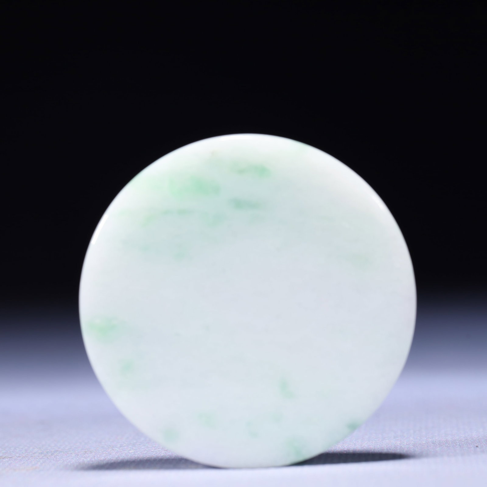 An Exquisite Jadeite Landscape Pattern Pendant - 4