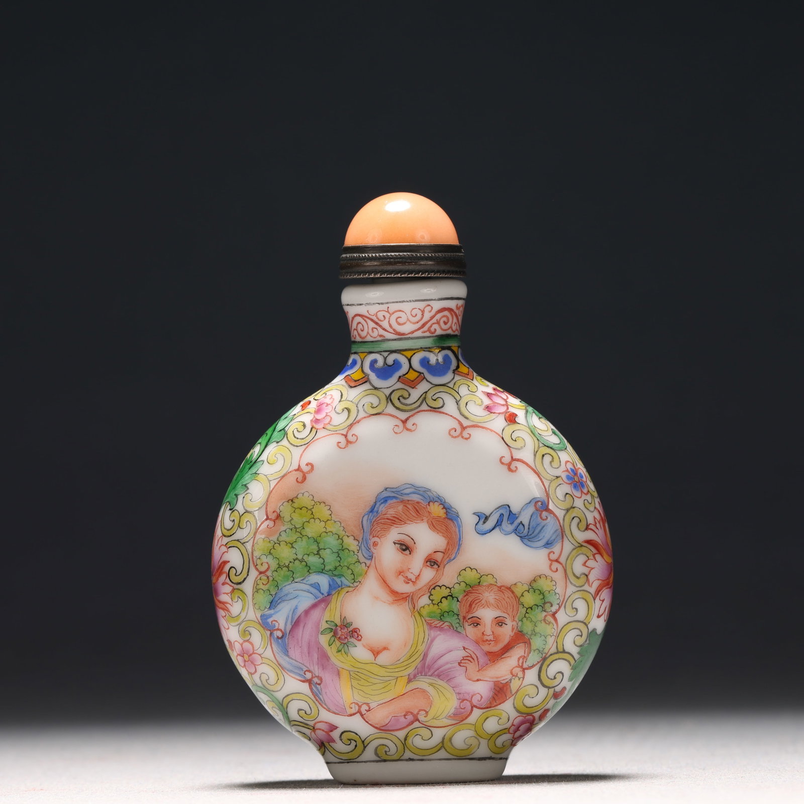 A Fine Enamel Figure Pattern Porcelain Snuff Bottle: A Fine Enamel Figure Pattern Porcelain Snuff Bottle, Qing Dynasty, China, Qianlong Mark, Size:1.8inx0.8inx3.1in 瓷胎画珐琅彩人物纹鼻烟
