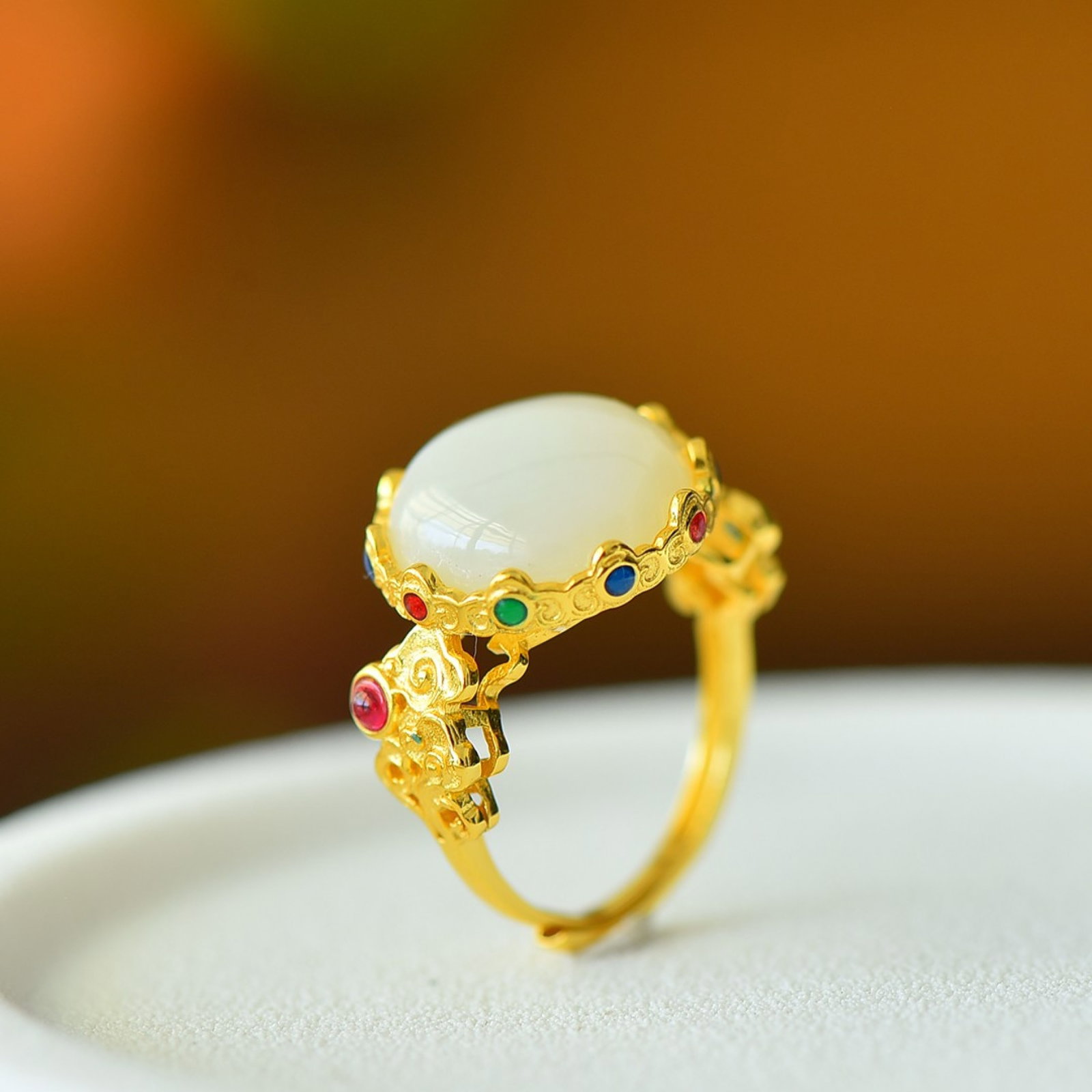 An Exquisite Sterling Silver-Gold Plated Inlaid White Jade Ring: An Exquisite Sterling Silver-Gold Plated Inlaid White Jade Ring,Size:0.6inx0.6in 纯银镀金镶白玉戒指