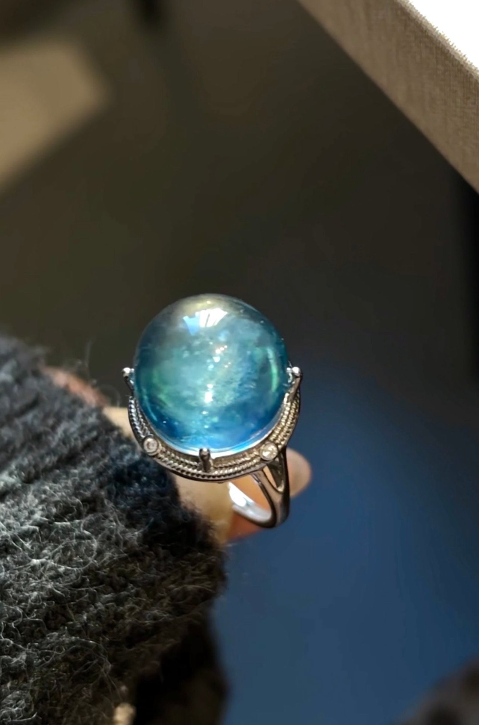 An Exquisite Aquamarine Ring - 4