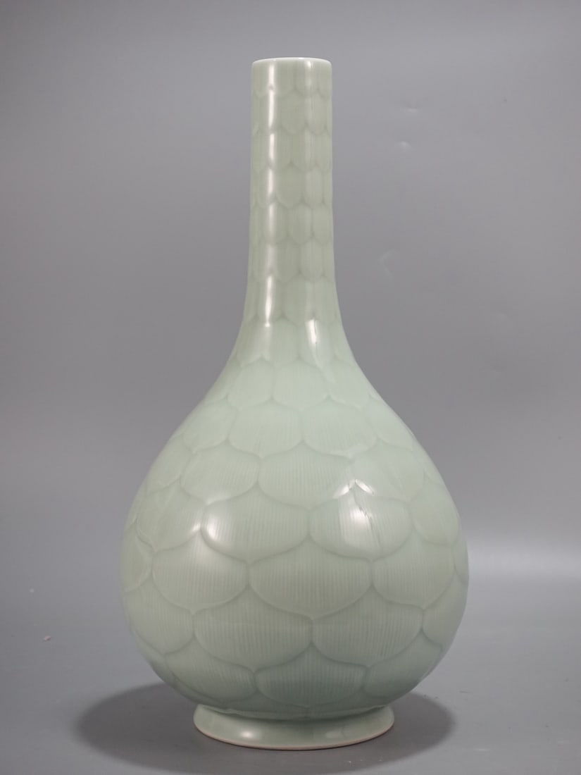 A Huge Celadon Glazed Vase - 3