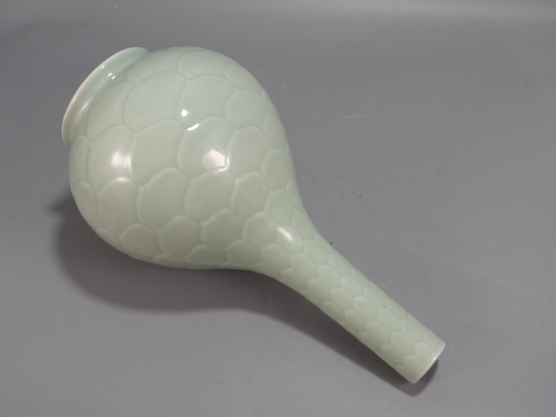 A Huge Celadon Glazed Vase - 5