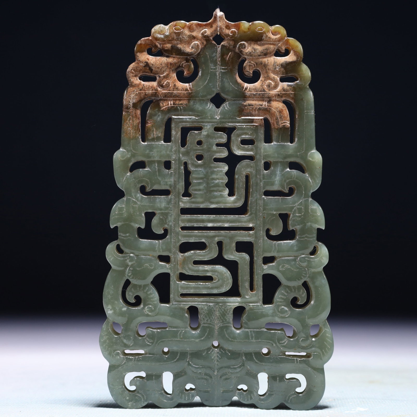 An Exquisite Jasper Phoenix Pattern Pendant: An Exquisite Jasper Phoenix Pattern Pendant,Qing Dynasty,China,Size:3.1inx5.3in,Weight:166.9g 碧玉凤纹挂件,中国清代