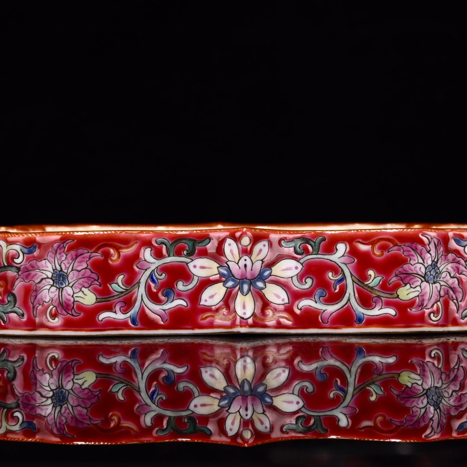 An Exquisite Enamel Flower Pattern Brush Washer - 2