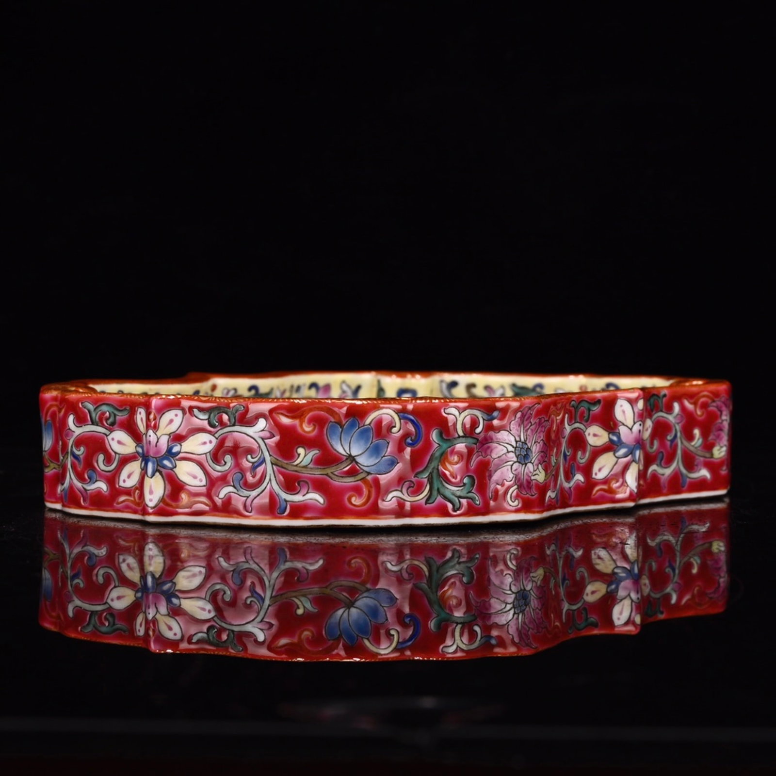 An Exquisite Enamel Flower Pattern Brush Washer - 3