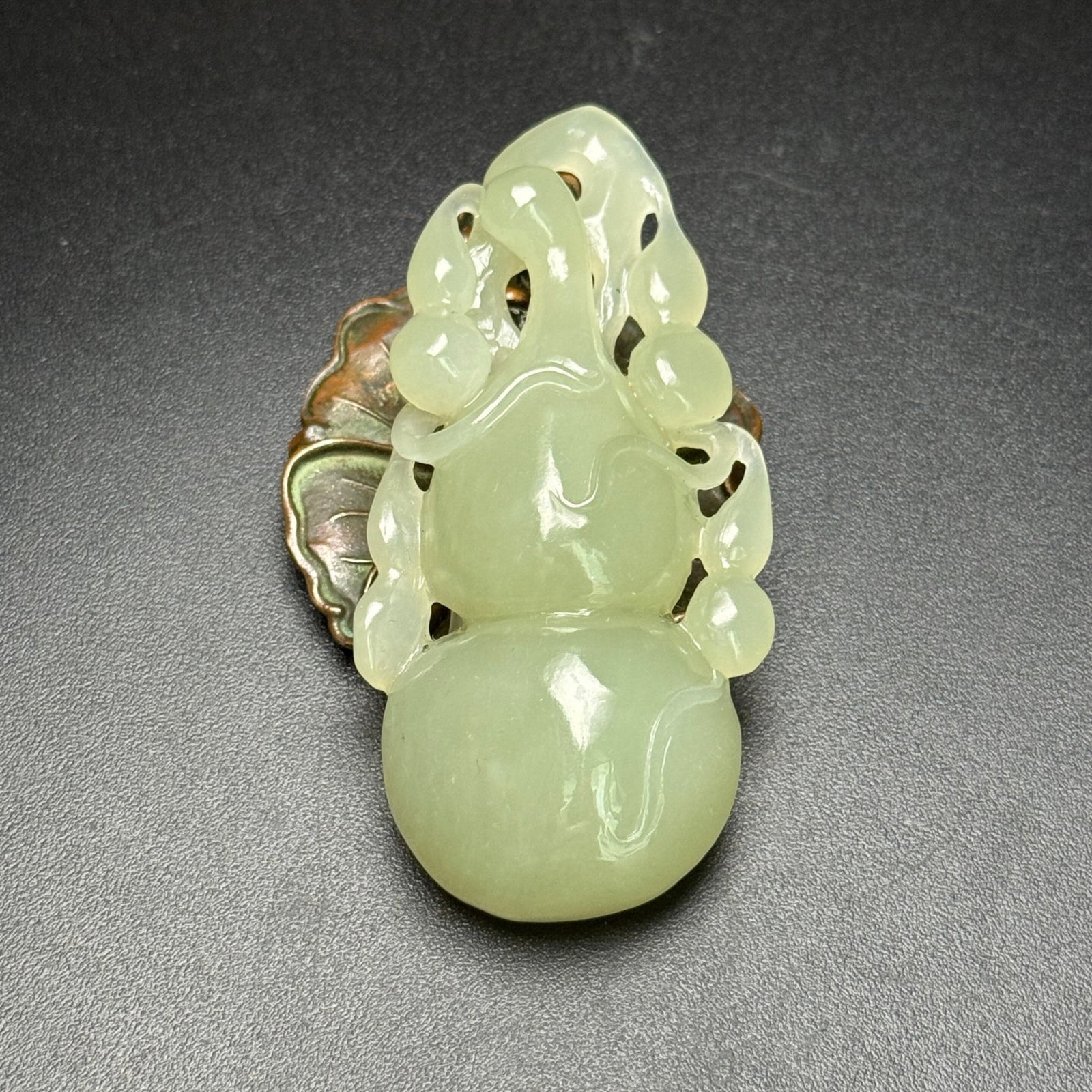 An Exquisite White Jade Gourd Pendant: An Exquisite White Jade Gourd Pendant,Qing Dynasty,China,Size:3.2inx1.6inx0.7in,Weight:68g 白玉葫芦挂件,中国清代
