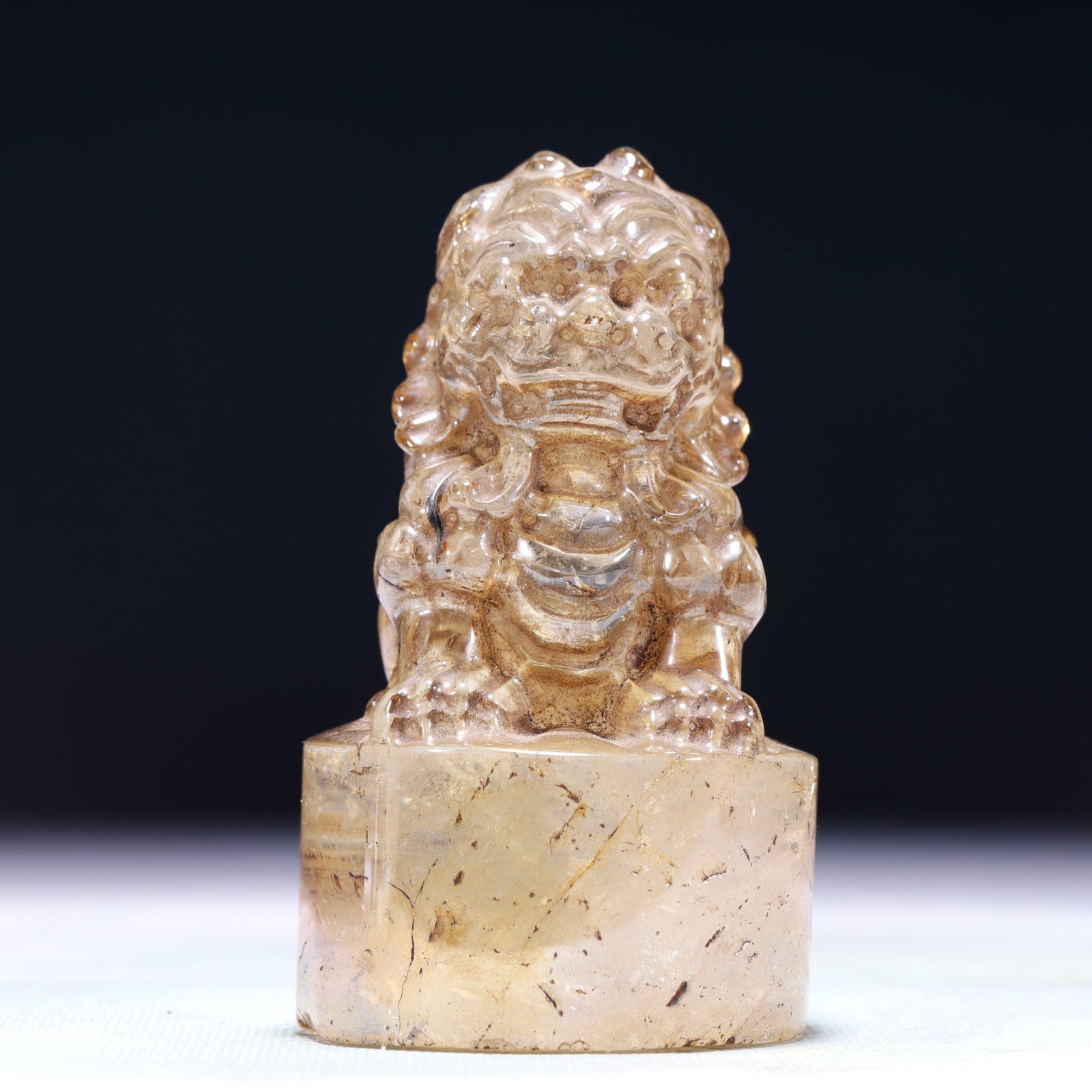 An Exquisite Crystal Lion Seal: An Exquisite Crystal Lion Seal,Qing Dynasty,China,Size:2.4inx4.3in,Weight:523.5g 水晶狮子印章,中国清代