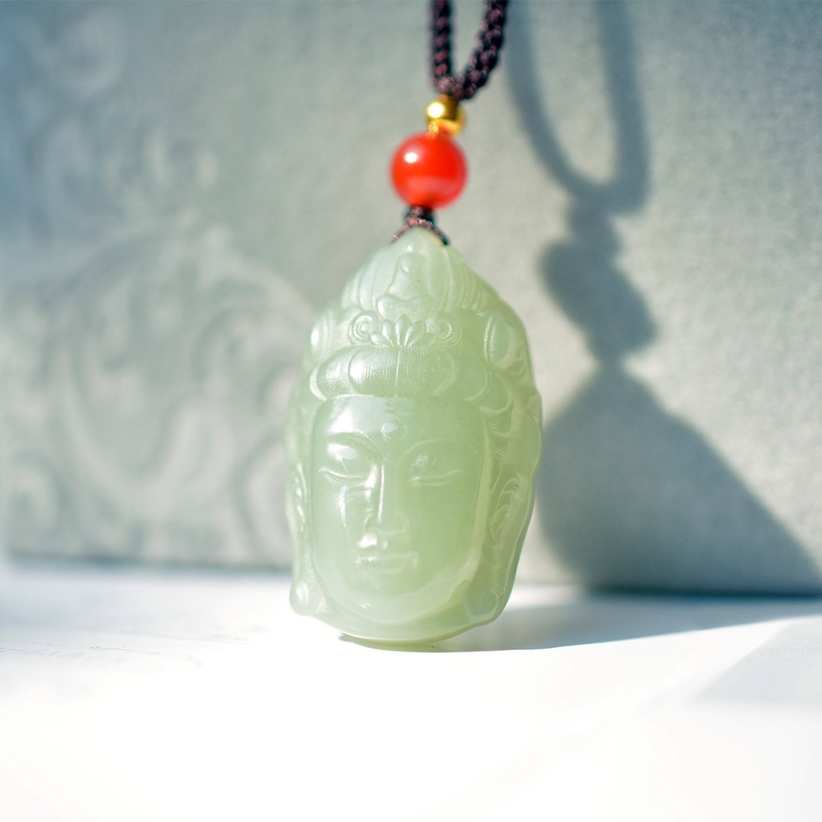 An Exquisite Greenish Jade Statue of Avalokitesvara Pendant: An Exquisite Greenish Jade Statue of Avalokitesvara Pendant,Size:0.8inx1.3in 青玉观音像挂件
