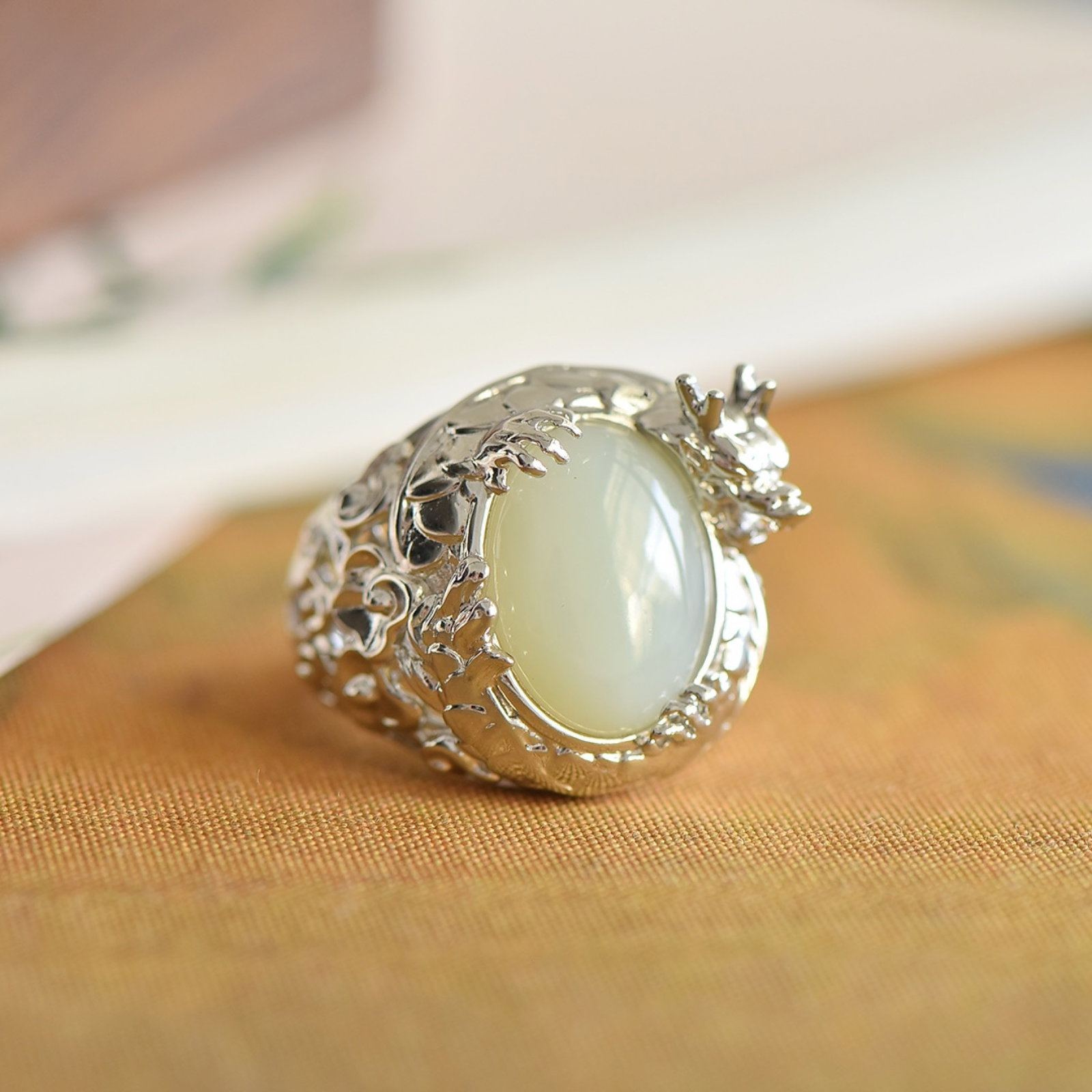An Exquisite Sterling Silver Inlaid White Jade Ring: An Exquisite Sterling Silver Inlaid White Jade Ring, 纯银镶白玉戒指