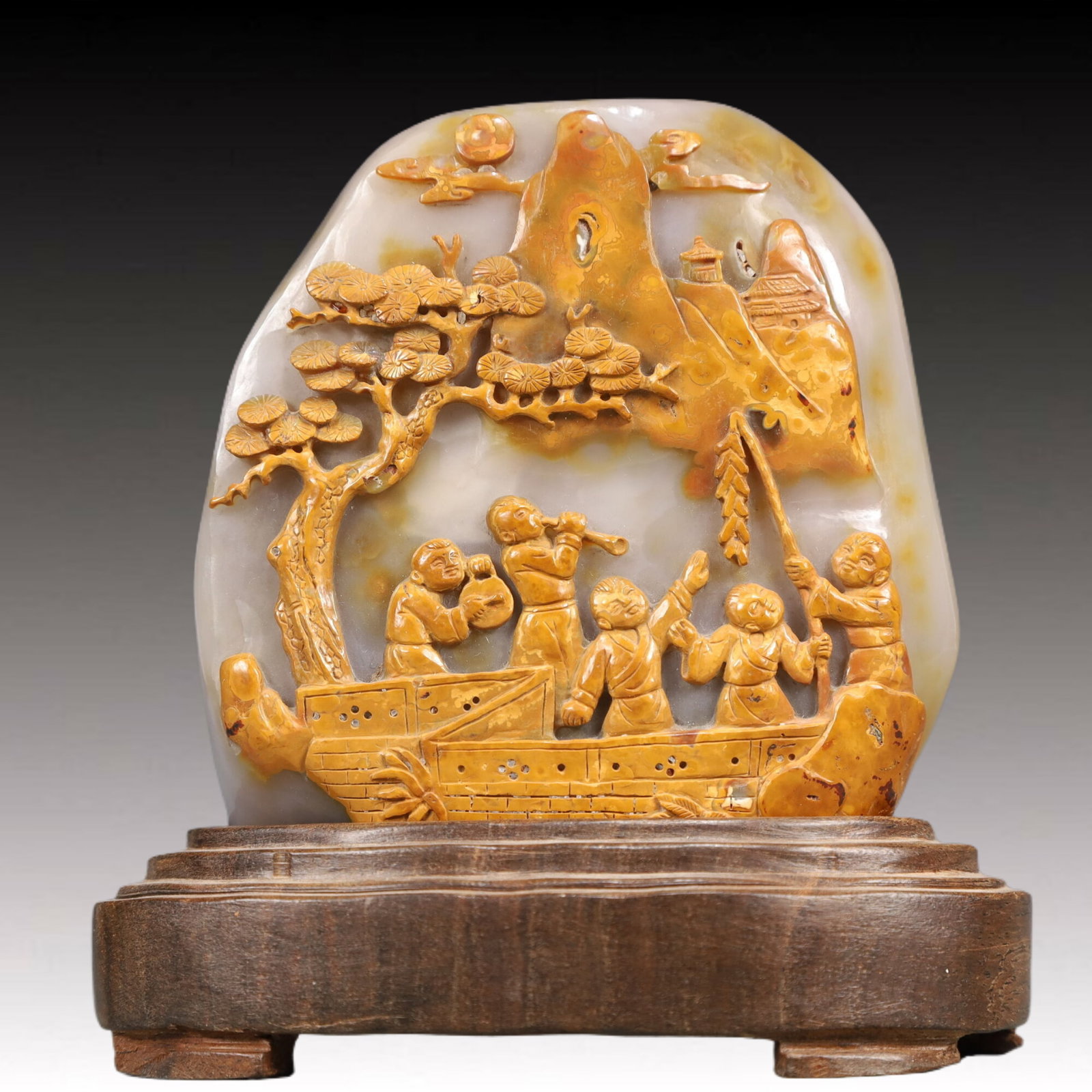An Exquisite Agate Landscape and Figure Pattern Ornament: An Exquisite Agate Landscape and Figure Pattern Ornament,Qing Dynasty, China,Size:3.9inx1.2inx4.1in Weight:650g