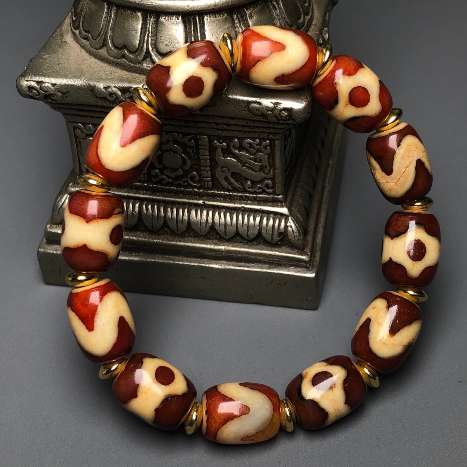 A Precious Dzi Bead Bracelets - 3