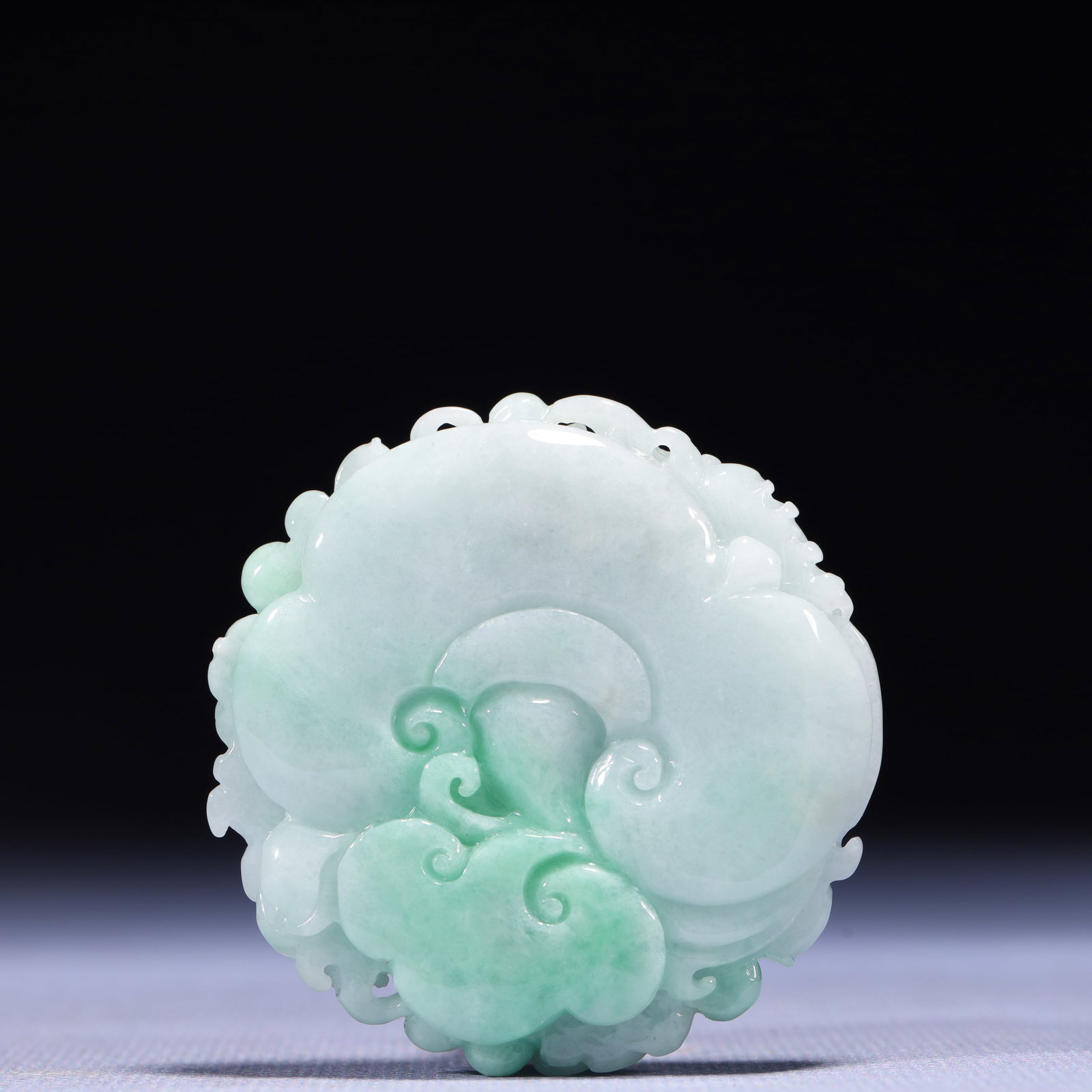 An Exquisite Jadeite Phoenix Pattern Pendant - 4