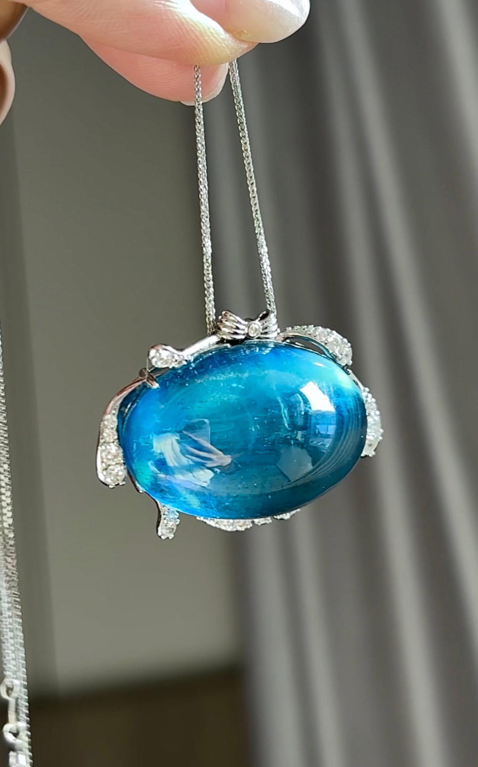 An Exquisite Aquamarine Necklace: An Exquisite Aquamarine Necklace,Size:1.5inx1.1in,Weight:17g 海蓝宝项链