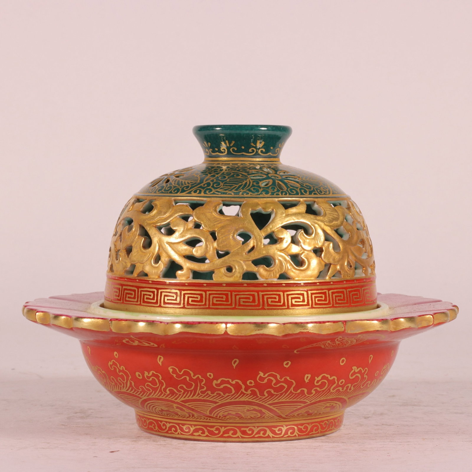 An Exquisite Enamel Painted Gold Seawater Pattern Censer: An Exquisite Enamel Painted Gold Seawater Pattern Censer,Qing Dynasty,China,Qianlong Six-character Mark,Size:3.7inx4.7in