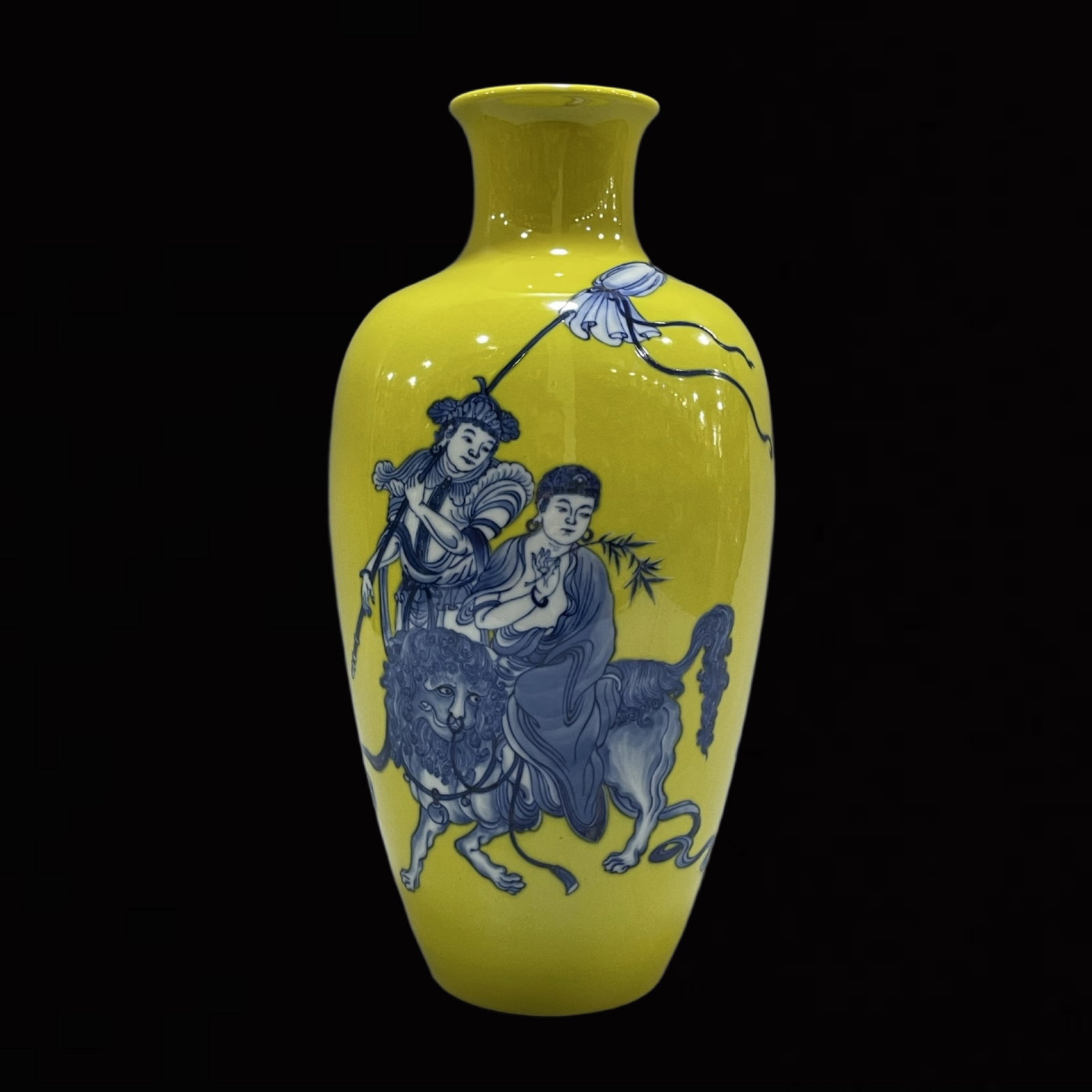An Exquisite Blue and White Character and Story Pattern Vase: An Exquisite Blue and White Character and Story Pattern Vase,Qing Dynasty,China,Yongzheng Six-character Mark,Size:11.2inx5.5in 青花人物故事纹瓶,中