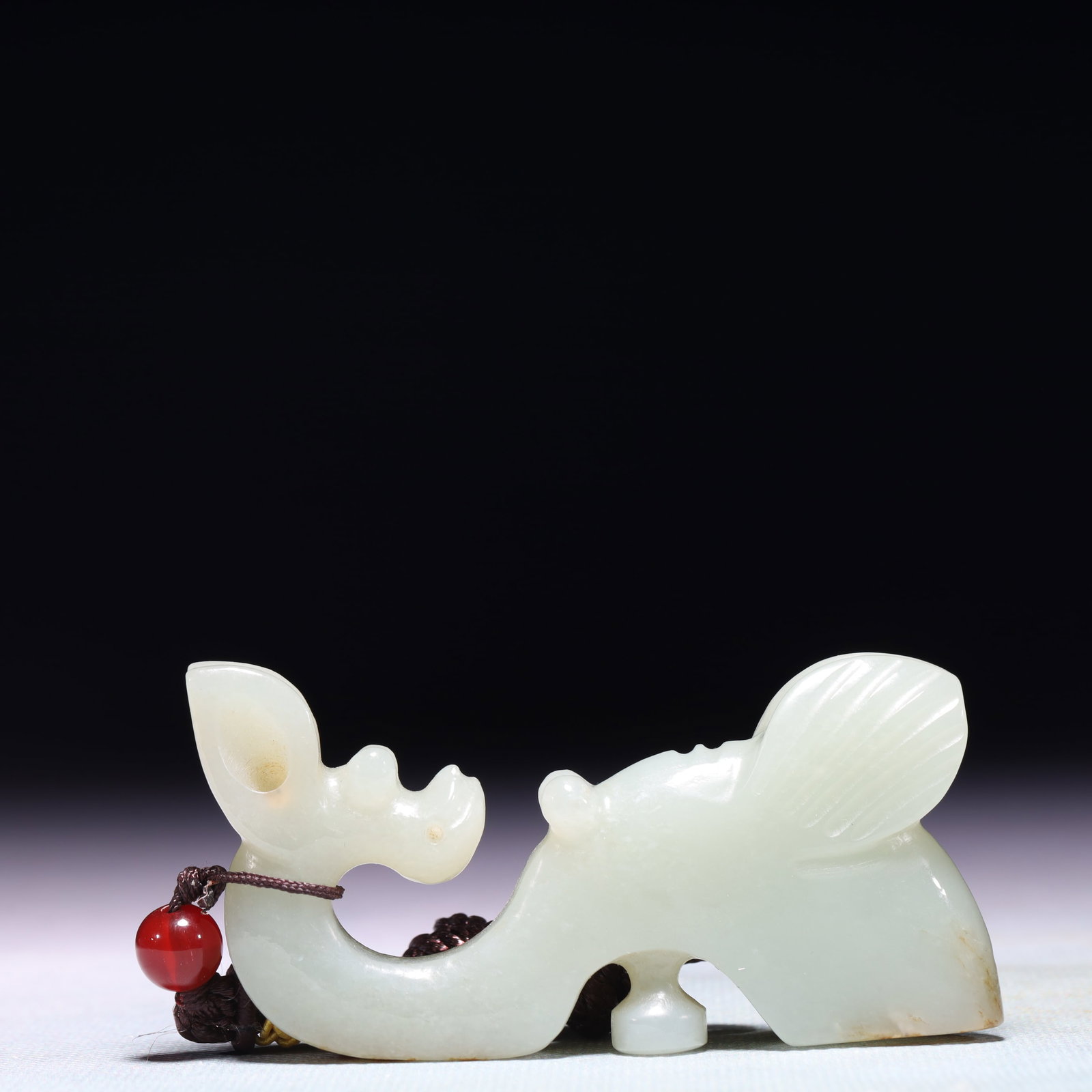 An Exquisite White Jade Cicada Pendant: An Exquisite White Jade Cicada Pendant,Qing Dynasty,China,Size:3.1inx0.4inx1.6in,Weight:86.6g 白玉蝉挂件,中国清代