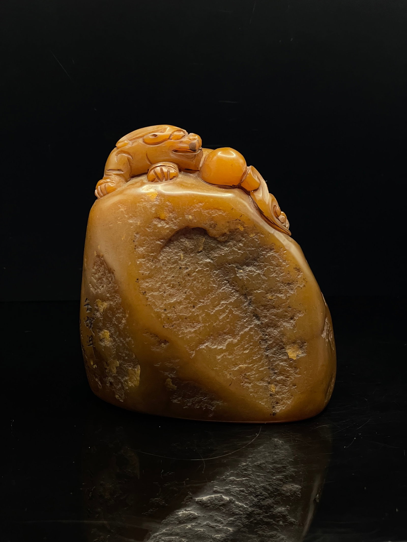 An Exquisite Shoushan Stone Auspicious Beast Pattern Seal: An Exquisite Shoushan Stone Auspicious Beast Pattern Seal,Qing Dynasty,China,With Mark,Size:4.3inx2.1inx4.7in,Weight:931g