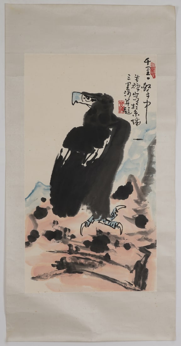 A Chinese Ink Painting of Eagle on Silk: A Chinese Ink Painting of Eagle on Silk,Li Kuchan,Size:34.3inx18.9in 一幅中国水墨绢本鹰画,李苦禅