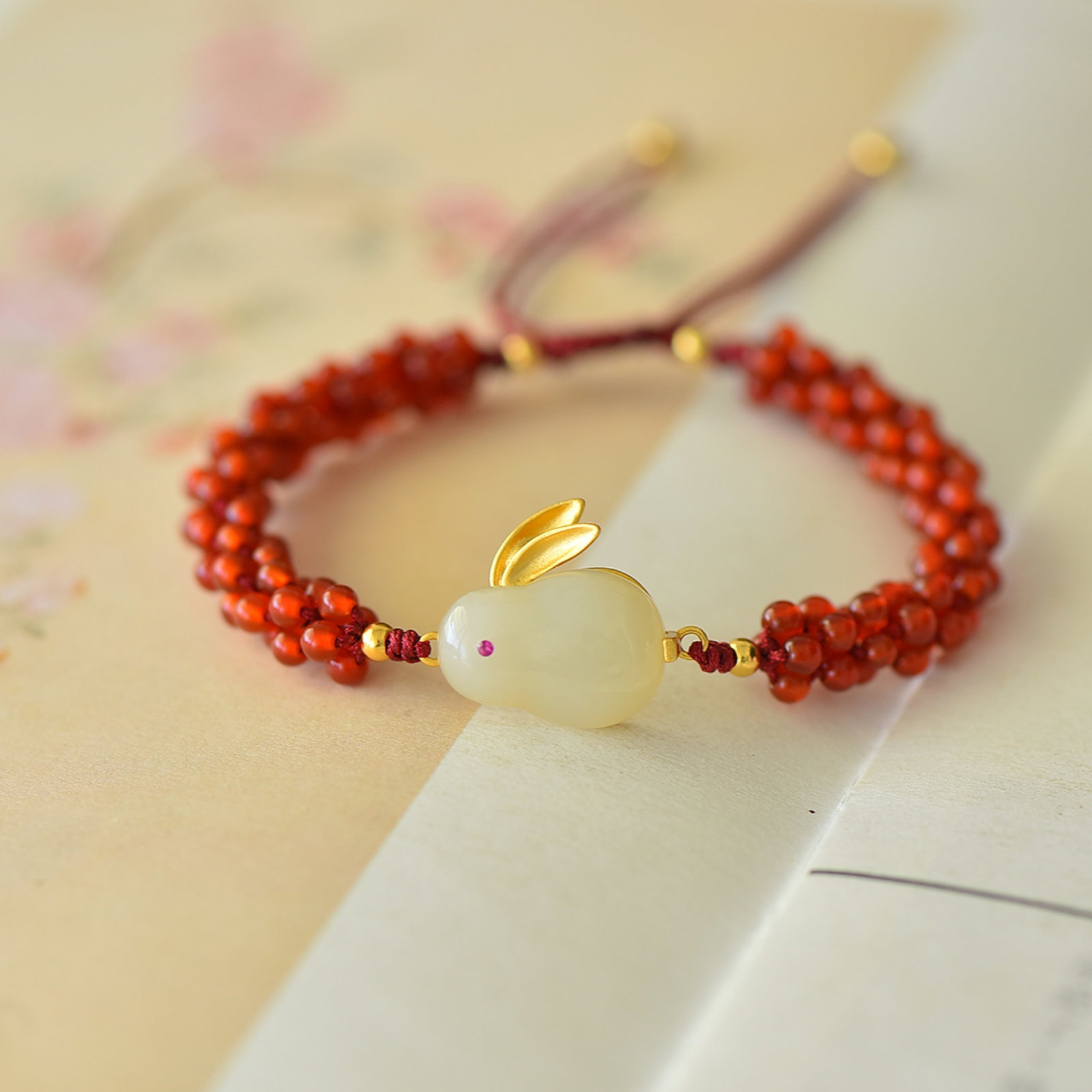 An Exquisite White Jade Bracelets: An Exquisite White Jade Bracelets,Size:0.5inx0.7in 白玉手链